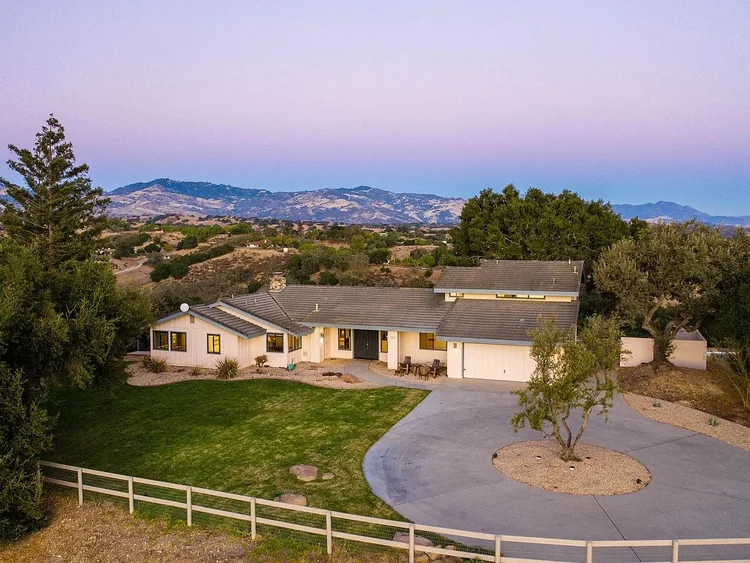 3114 Calzada Ave, Santa Ynez
