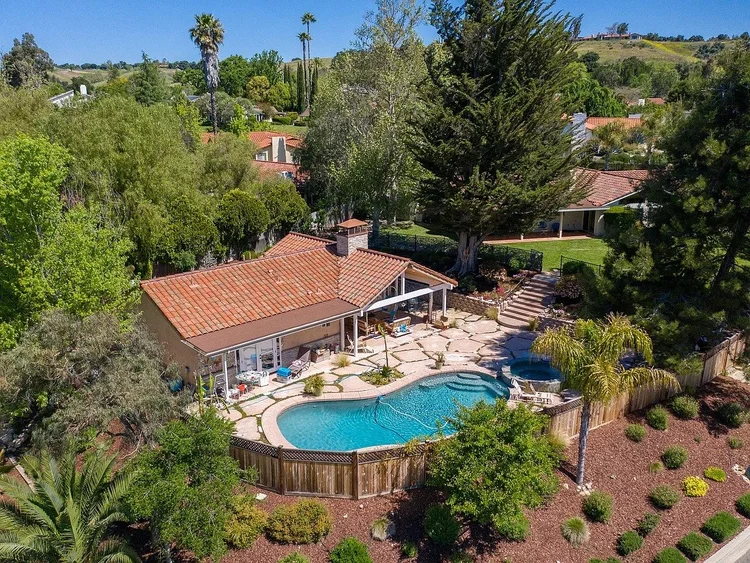 905 Nysted Dr, Solvang