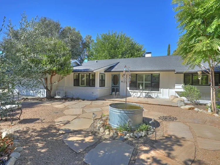 2847 Santa Barbara Ave, Los Olivos