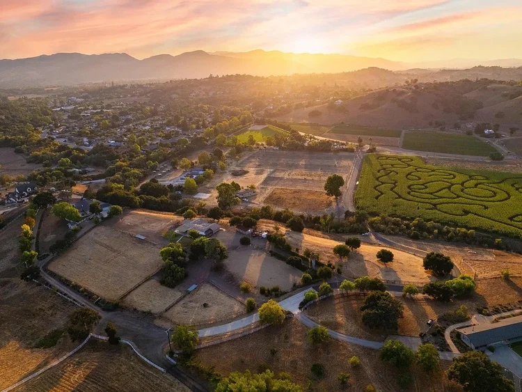 954 Alamo Pintado Rd, Solvang