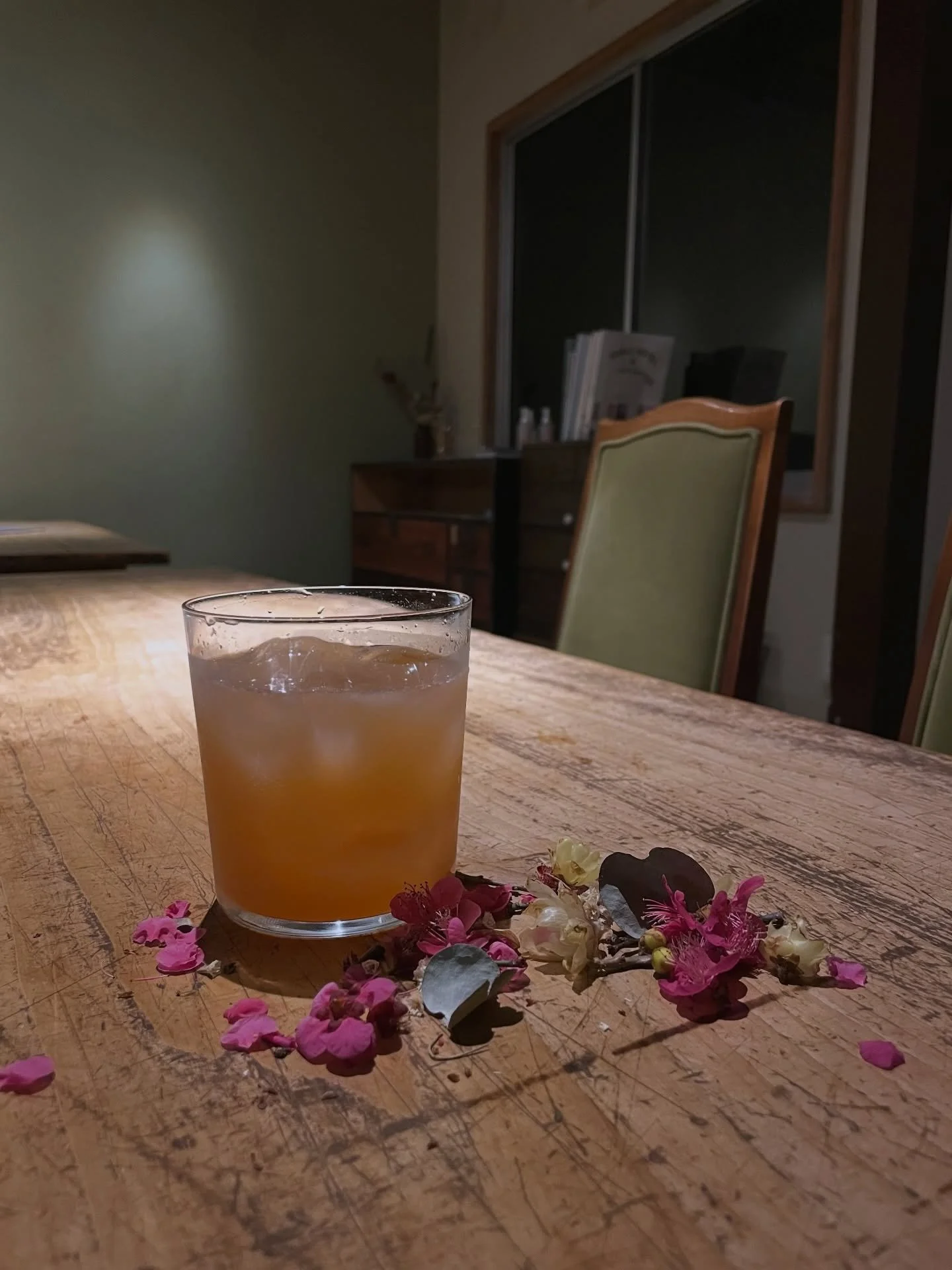 2月のBAR予定を投稿しないまま2月が終わりそうになっているentohouseです。言い訳はしません。。。発信していないのに来てくださってる皆さんもありがとうございます。。。

長かった閑散期もそろそろ終わり、3月になると春休みからゴールデンウィークごろまで賑やかになる（予定）のentohouse ですが、いろんな宿題ができていないまま時間だけがすぎている？そんな気もしておりますが。

さてさて次回のBAR営業日だけお知らせしておきますと、25日19:00-24:00の予定でございます。

3月