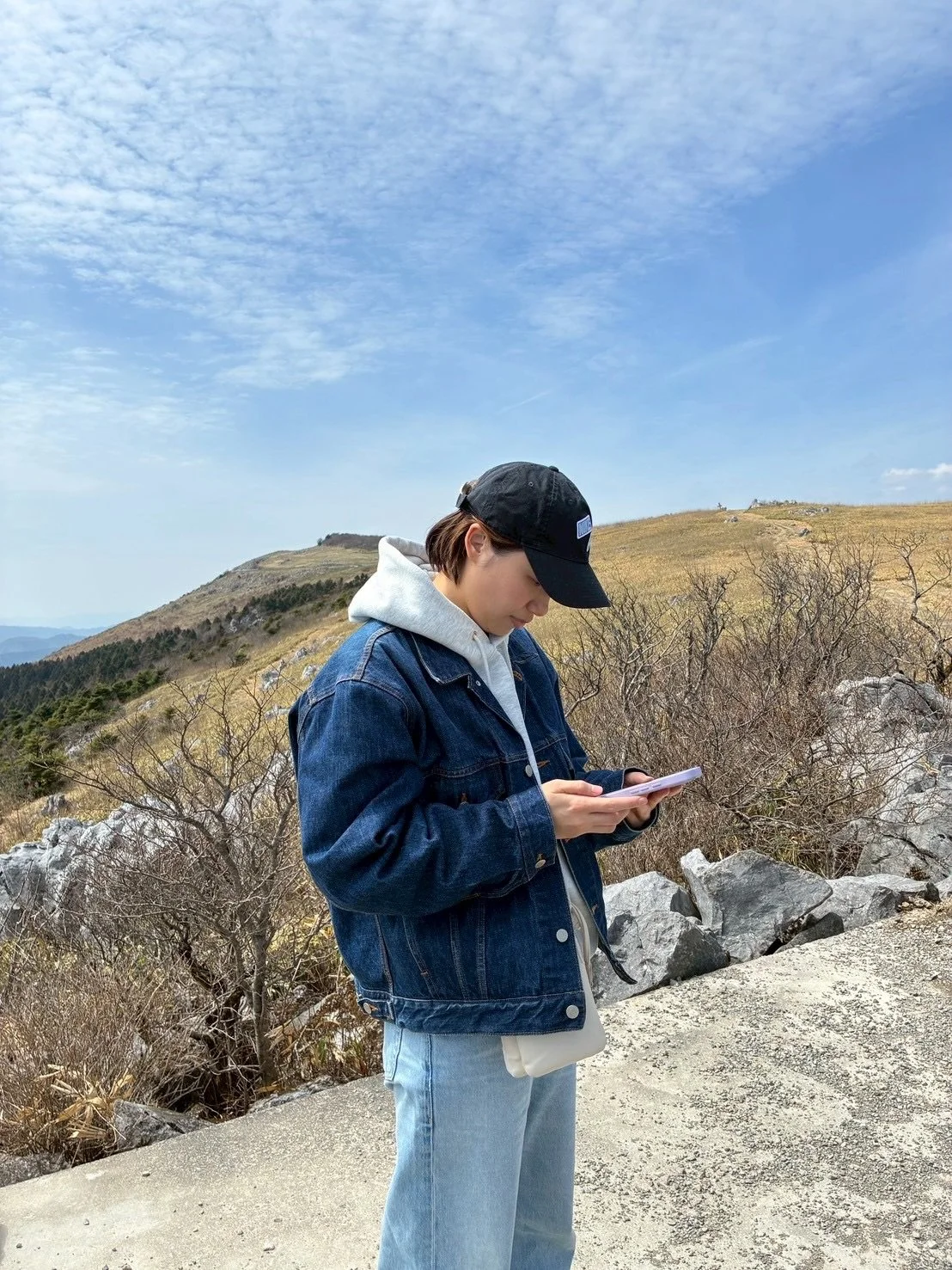 MOEKOです🌷

愛宕山の桜を見に野村に帰ってきました＾＾

春は初めてだけど、野村町に来るのは実はもう4度目！

空気も山の景色も、やっぱり癒されるし、相変わらず賑わう居酒屋とスナック。

会いたかった皆さんとも早速"サシアイ"させて頂いて、いつ来ても野村の皆さんからは元気をもらえます🌟

そして今回は、新人フリアコのsakiちゃんのおかげで、のむ村野村以外の魅力もたくさん体験することができました！

⛰️野村じゅうの山々を巡って狩猟体験、山菜採り
🐗イノシシ肉を有