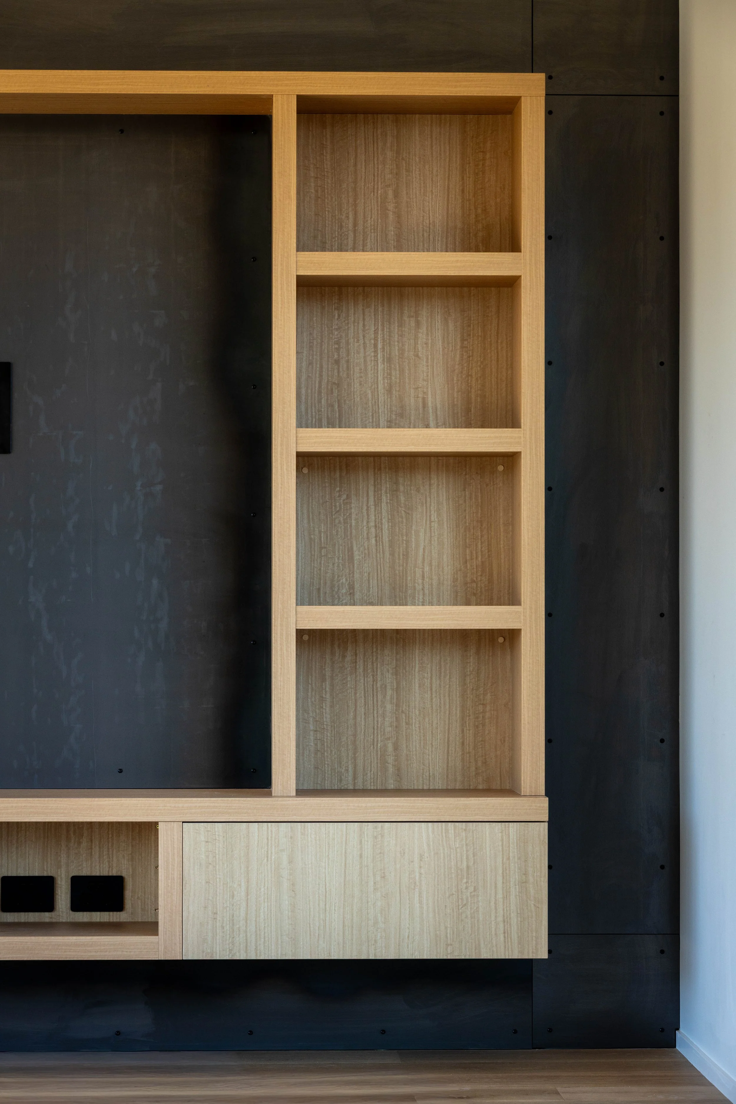 Compound Queenstown Builder Steel Wall Lining Joinery