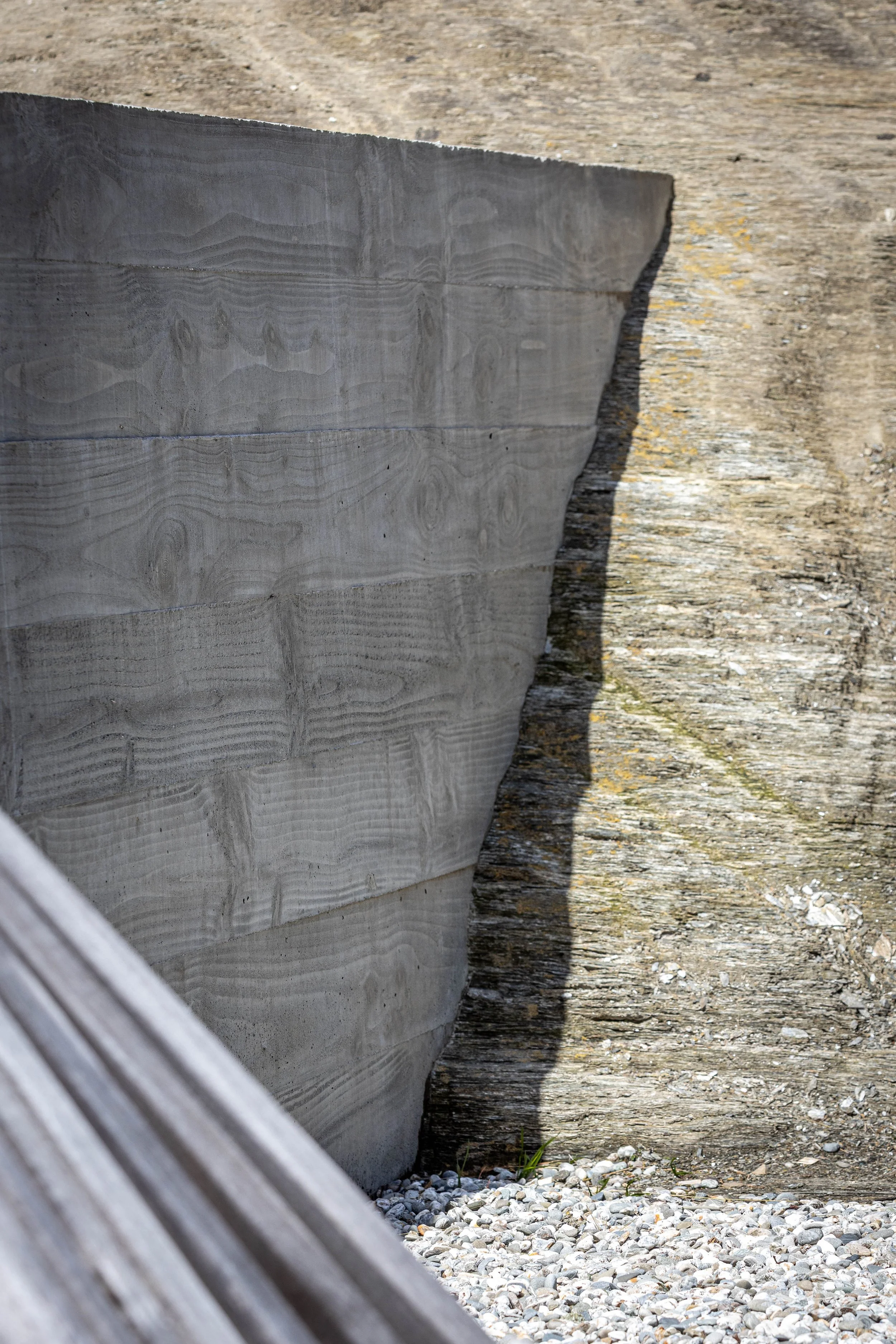 Board-Form Concrete wall to rock Construction
