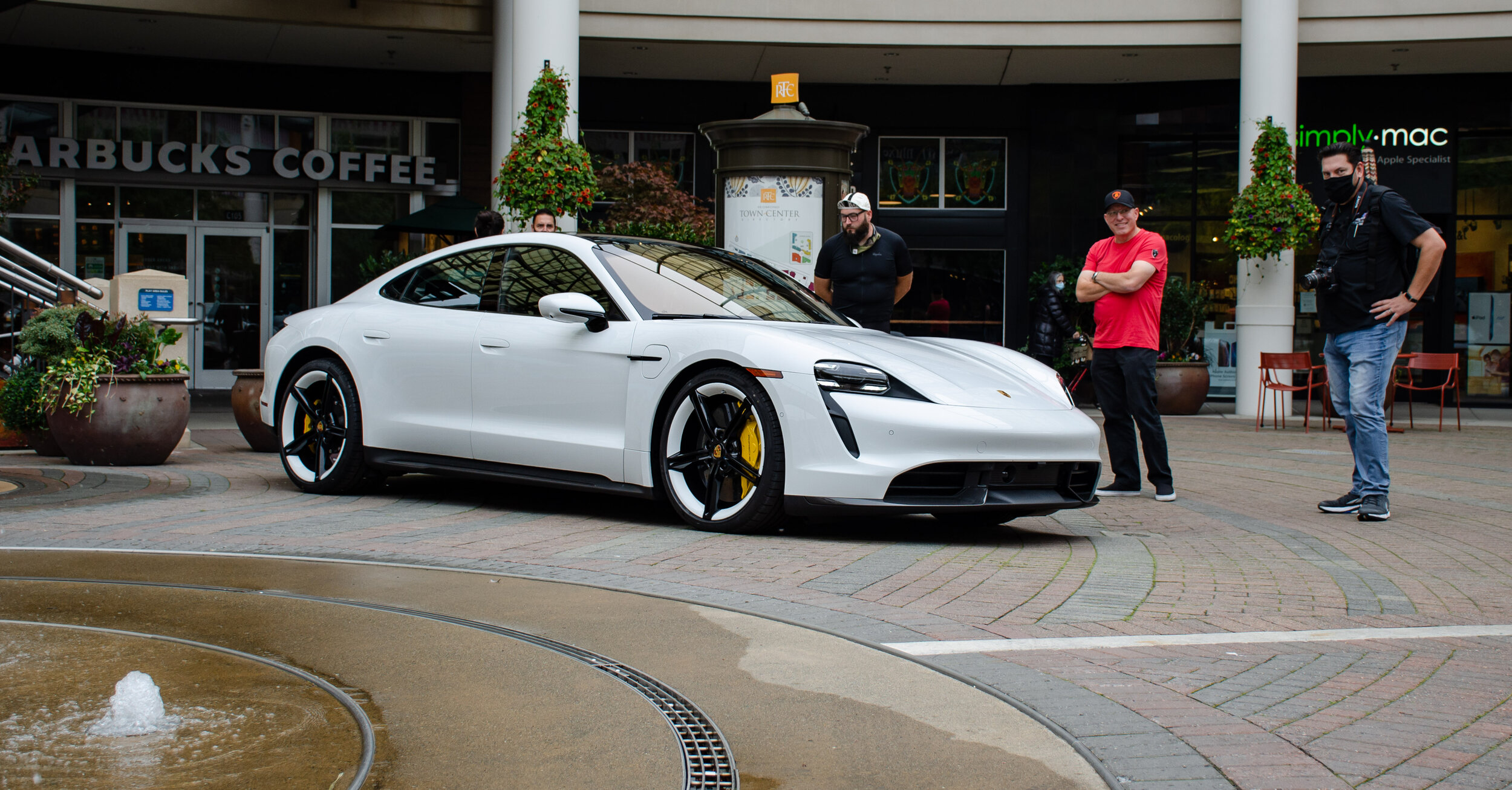 Dan O'Connell - DanOConnell_Photo59_Taycan2.jpg