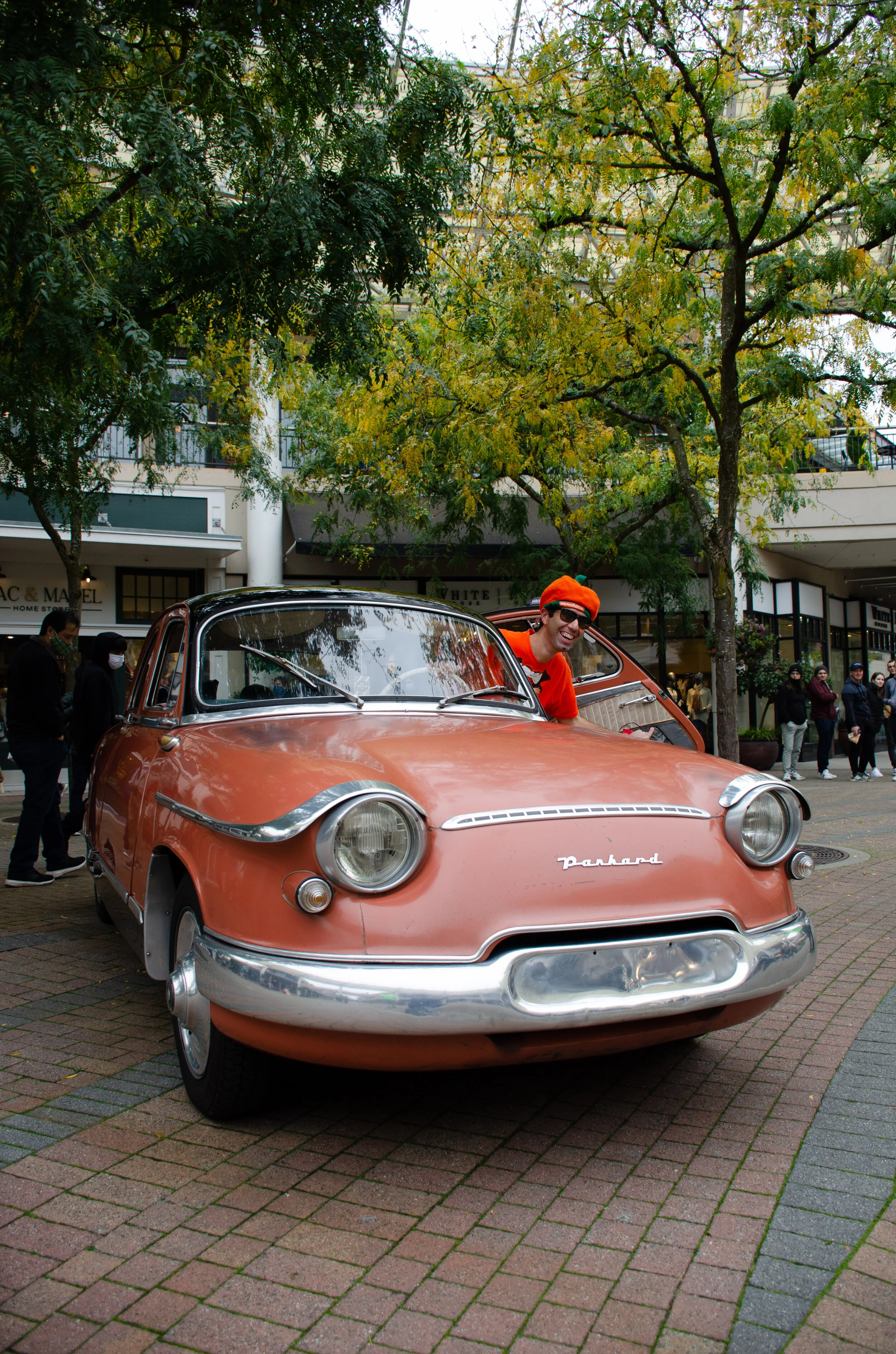 Dan O'Connell - DanOConnell_Photo66_RenaultGuy3.jpg