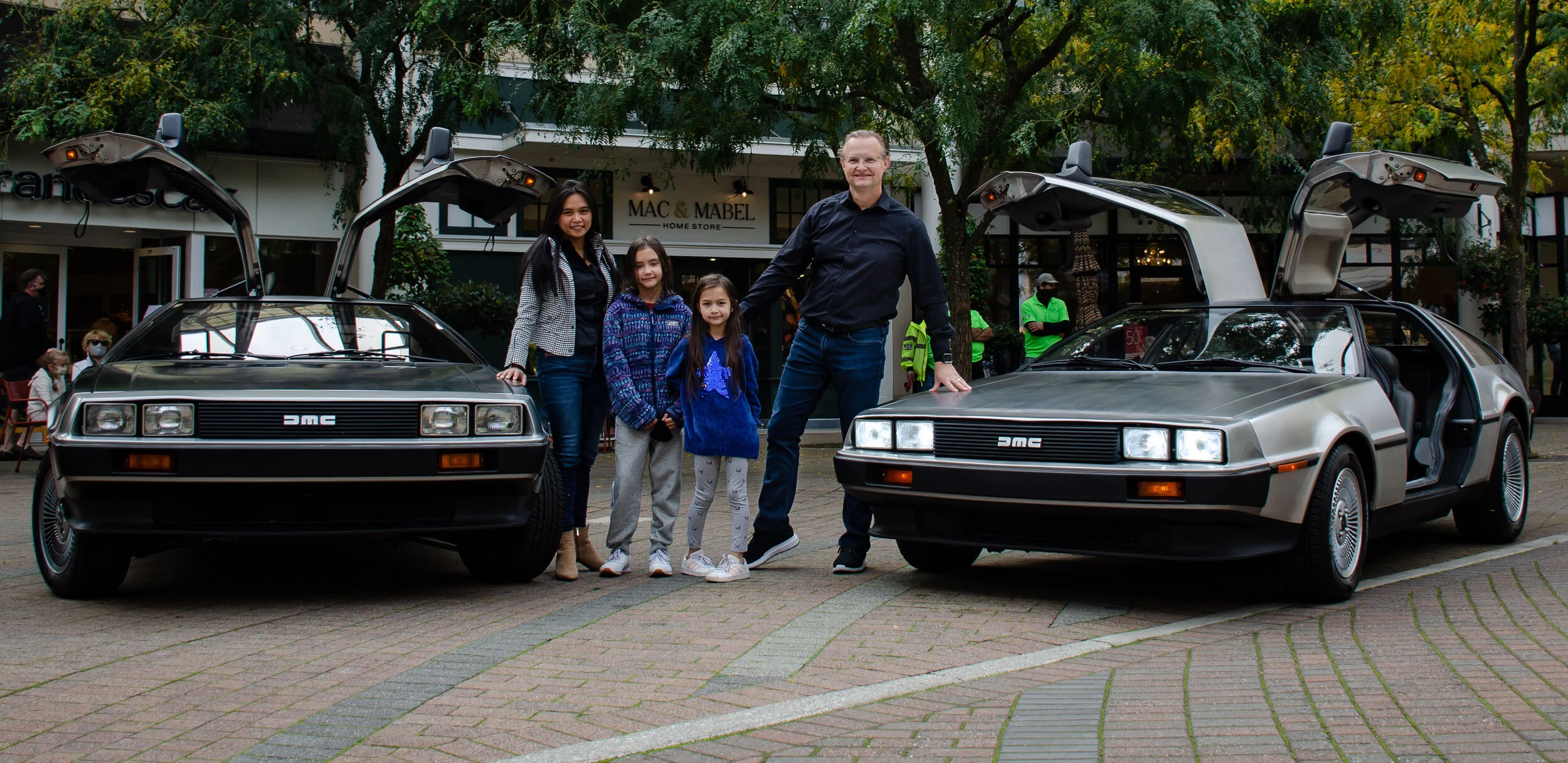 Dan O'Connell - DanOConnell_Photo117_DeLorenfamily.jpg