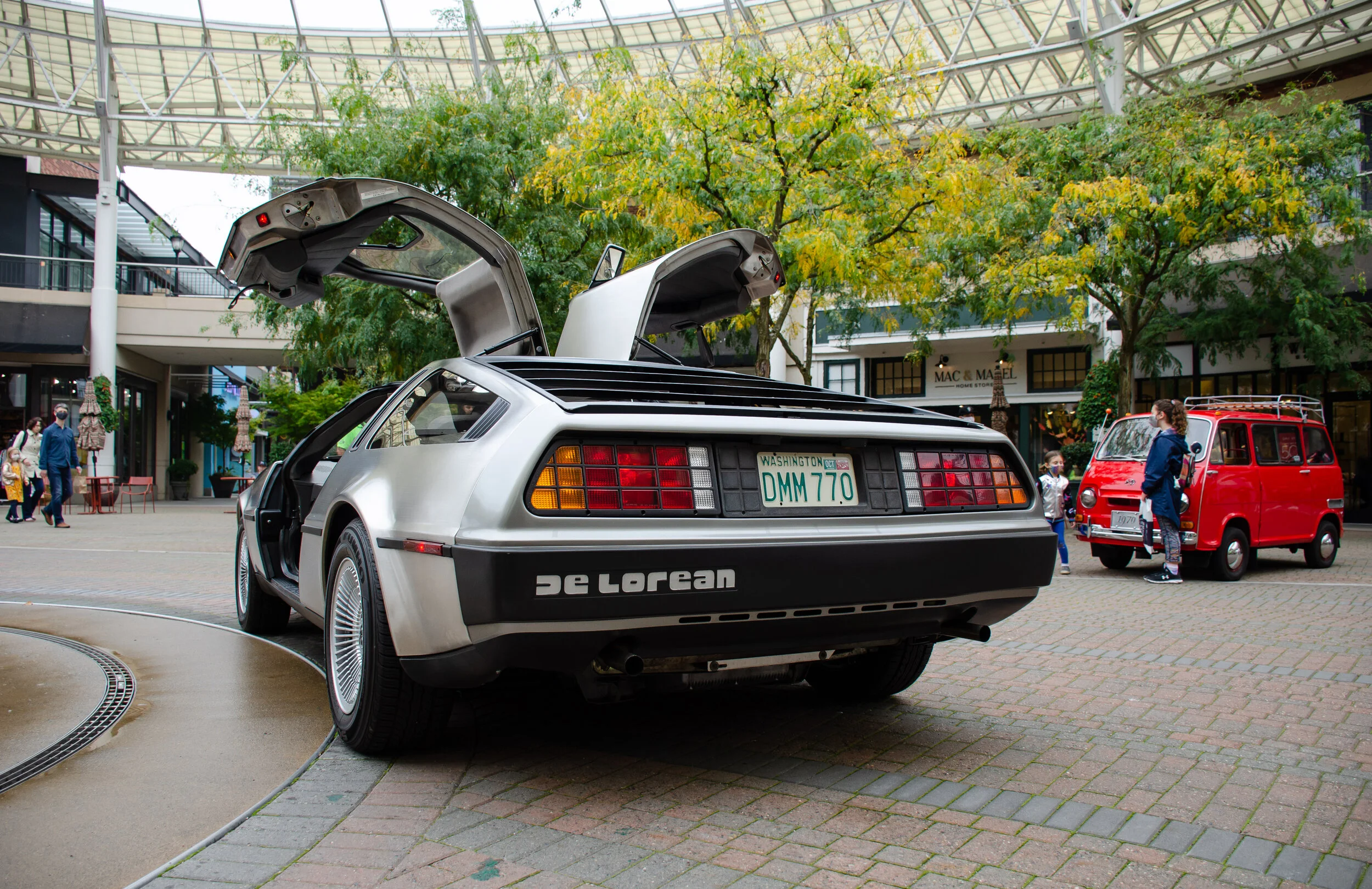 Dan O'Connell - DanOConnell_Photo78_DeLorean.jpg