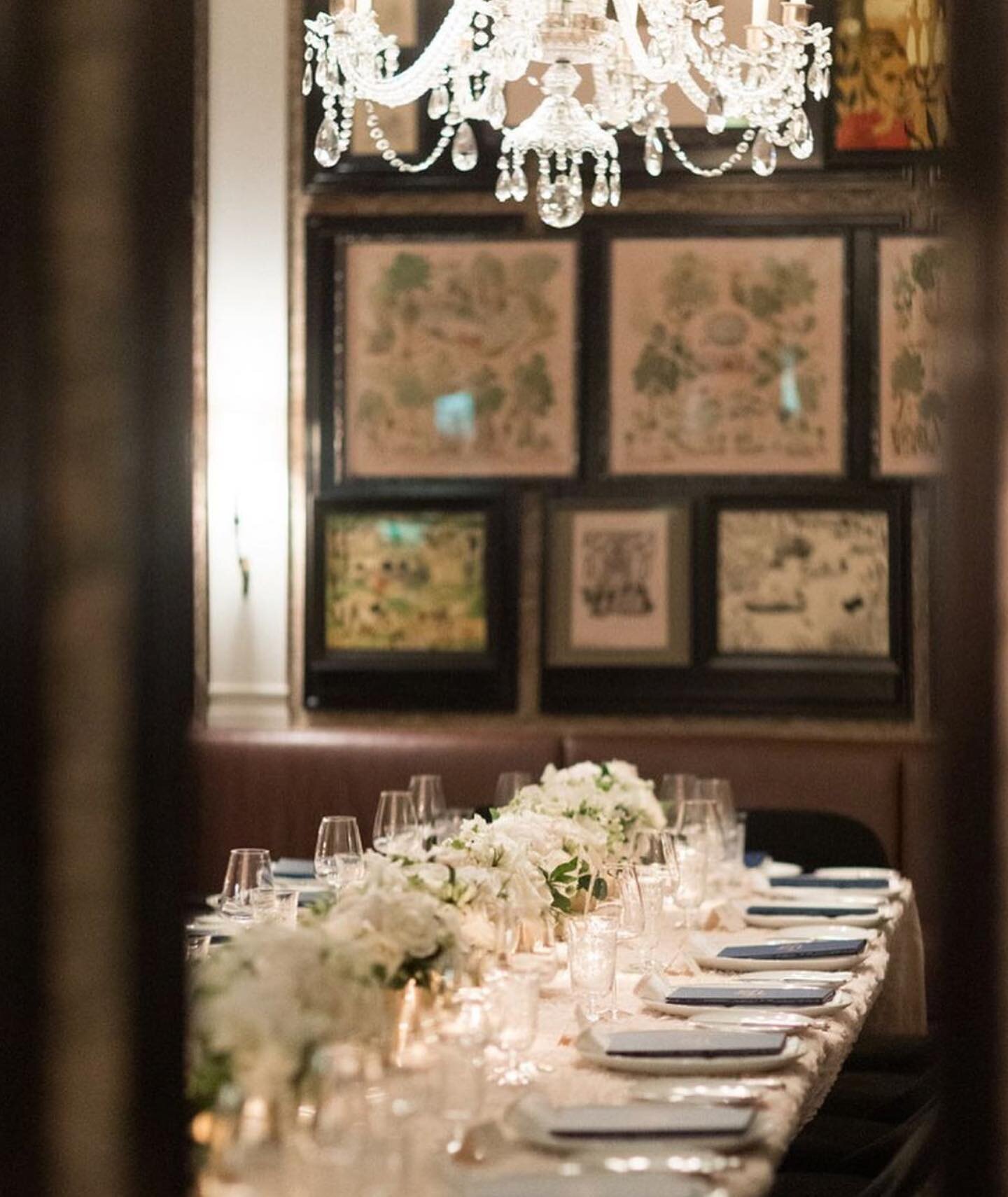 The perfect dinner 🥂 Intimate, elegant, and unforgettable.

Event Planning &amp; Design: @stateoftheartny
Photographer: @walker.studios
D&eacute;cor: @bellefleurny
Venue: @rosewoodthecarlyle