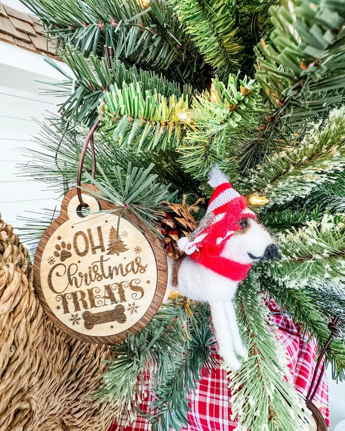 1877 Pet - Oh Christmas Treats 2.JPG