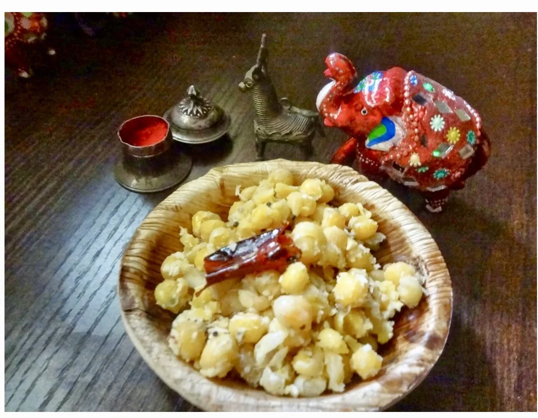 White dried peas Sundal ( Vatana )
