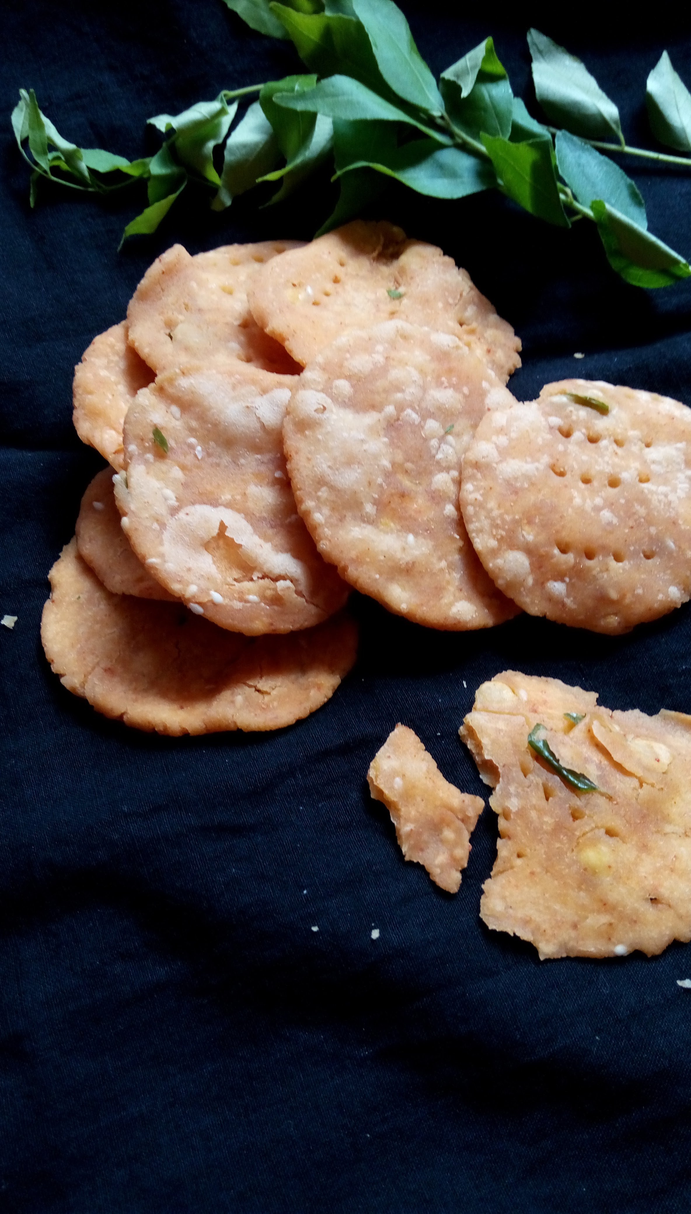 Millet peanuts thattai