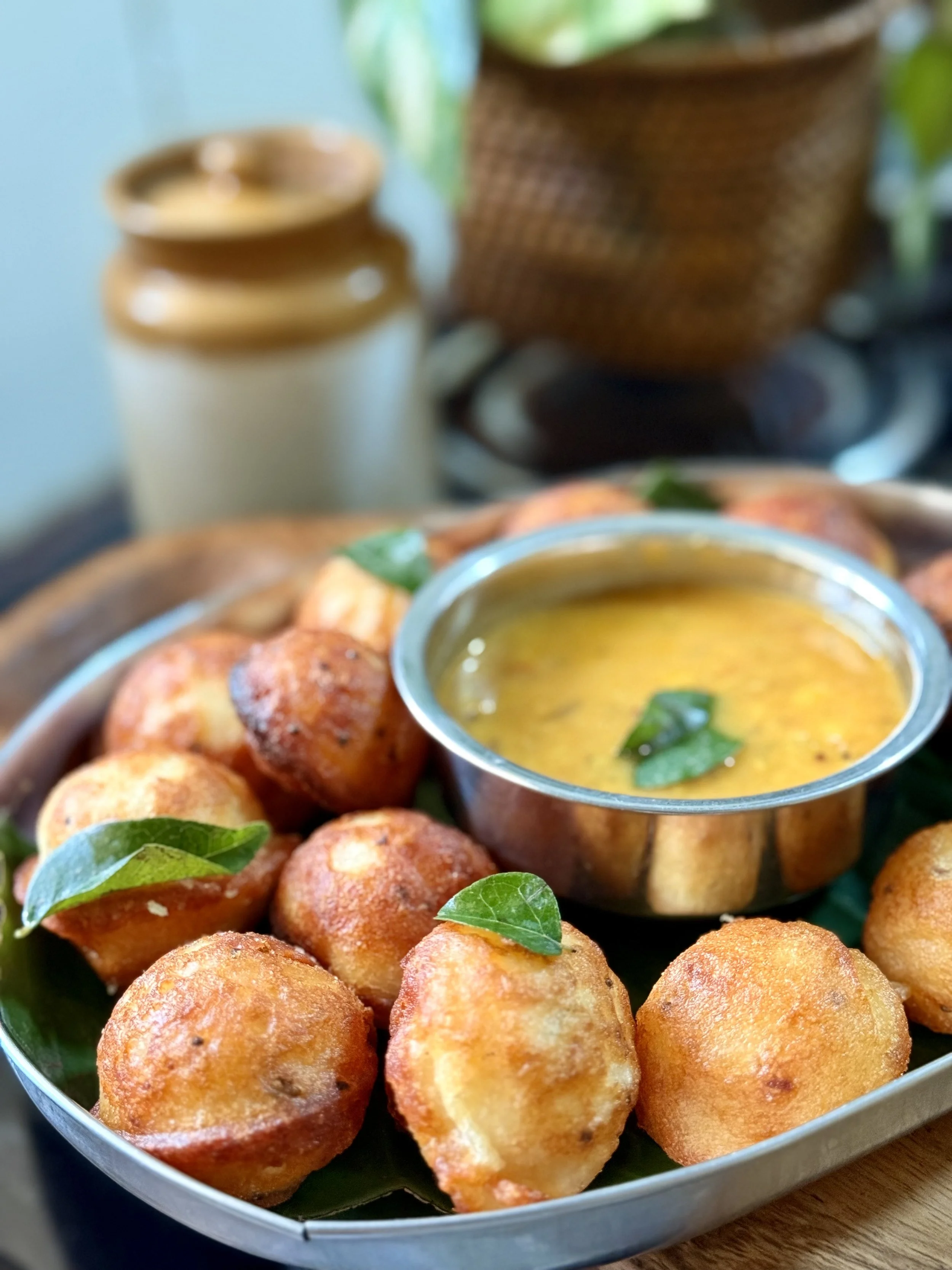 chintamani appam served with tiffin sambar