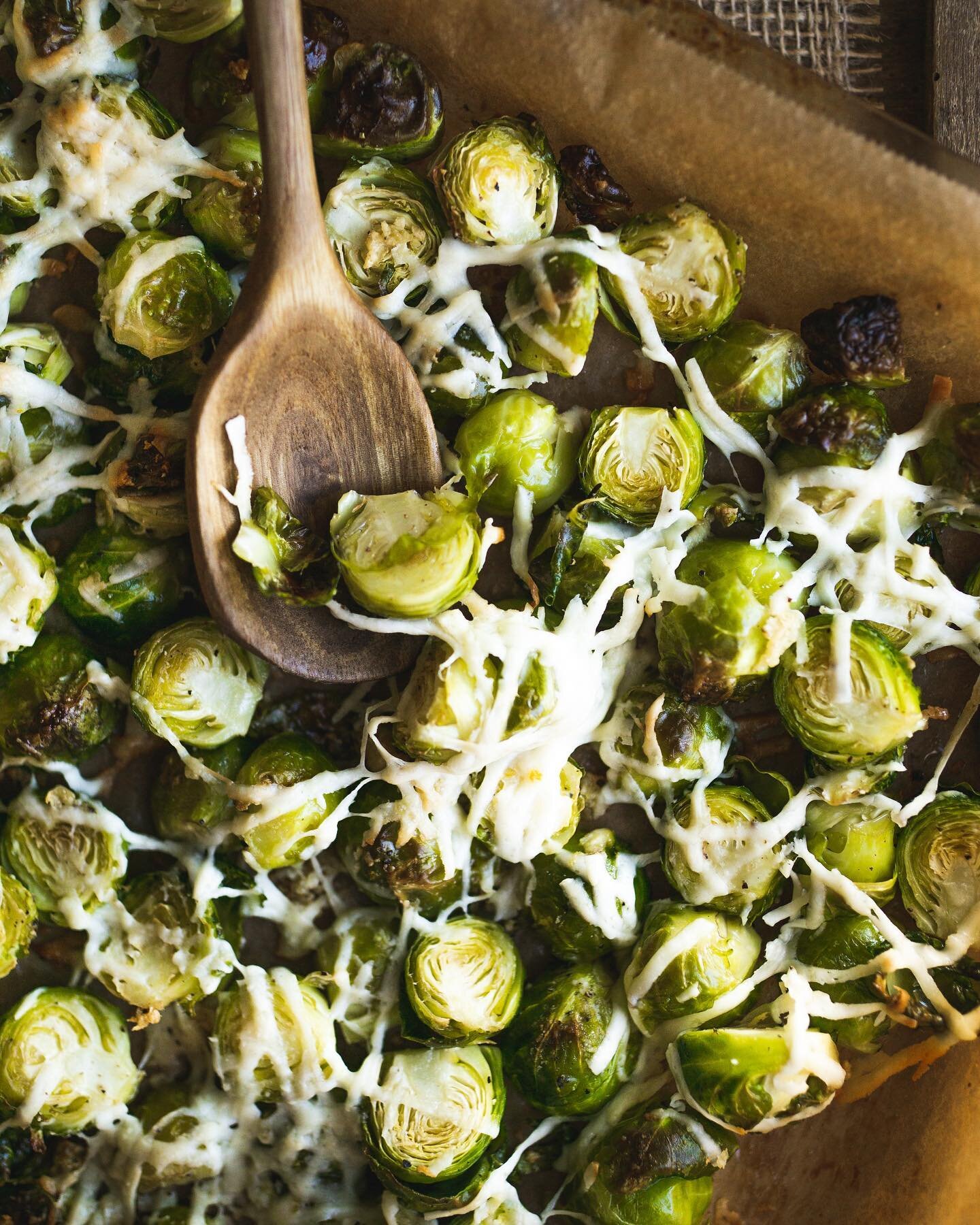 Kerst, you gotta love all the food! Hou onze insta goed in de gaten de komende dagen. Jullie hebben misschien al 
 beslist of je een kalkoen of een stoofpot maakt, maar weten jullie ook al welke lekkere bijgerechten je gaat serveren? 

We droppen gra
