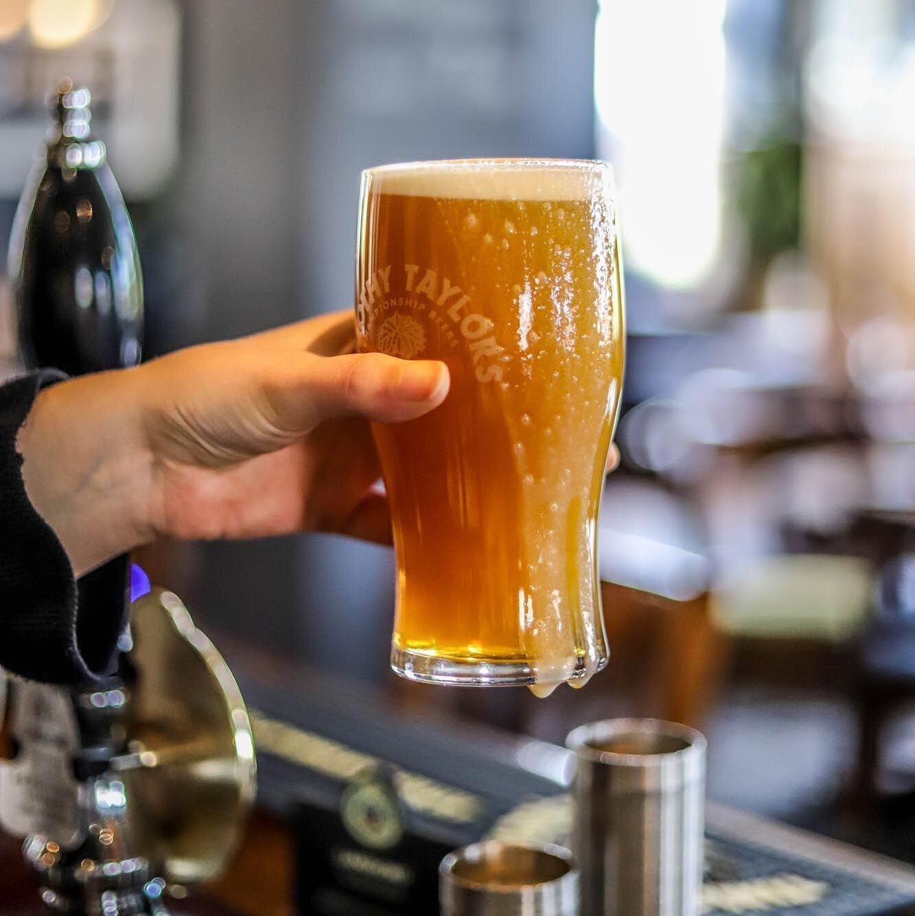 We all know and love Timothy Taylor's Landlord 🍺
A classic pale ale with a citrussy, hoppy aroma, it's a firm favourite on our pumps and it's also &pound;3 a pint today! 😘

#TimothyTaylors #Landlord #PaleAle #CaskWednesday #Guiseley