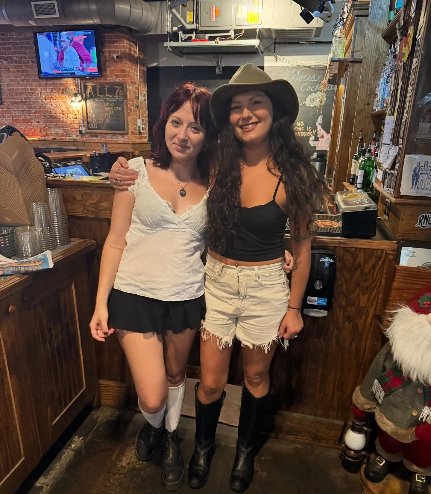 Come see Erica and Elle tonight! They just so happened to wear accidental opposite fits today💁🏻&zwj;♀️ everyone be safe and thank you for keeping us going over the past tough but formative year&hearts;️