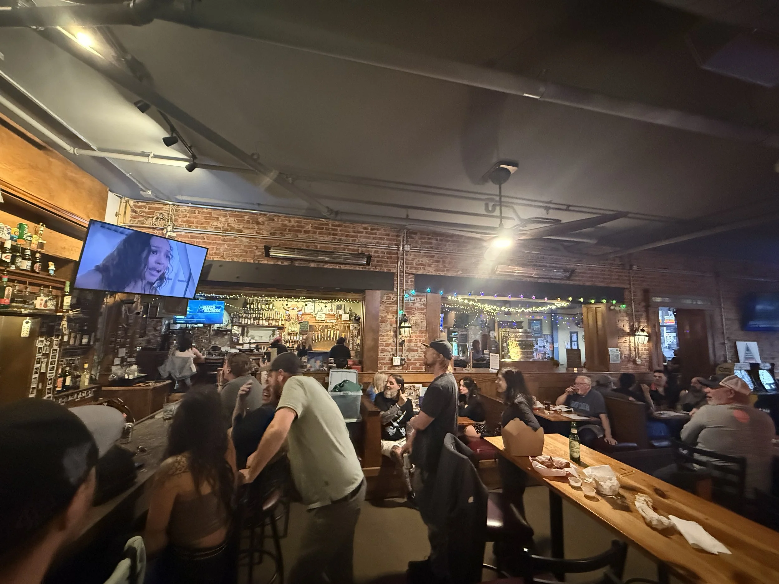 Place for food and drinks in Asheville for large parties