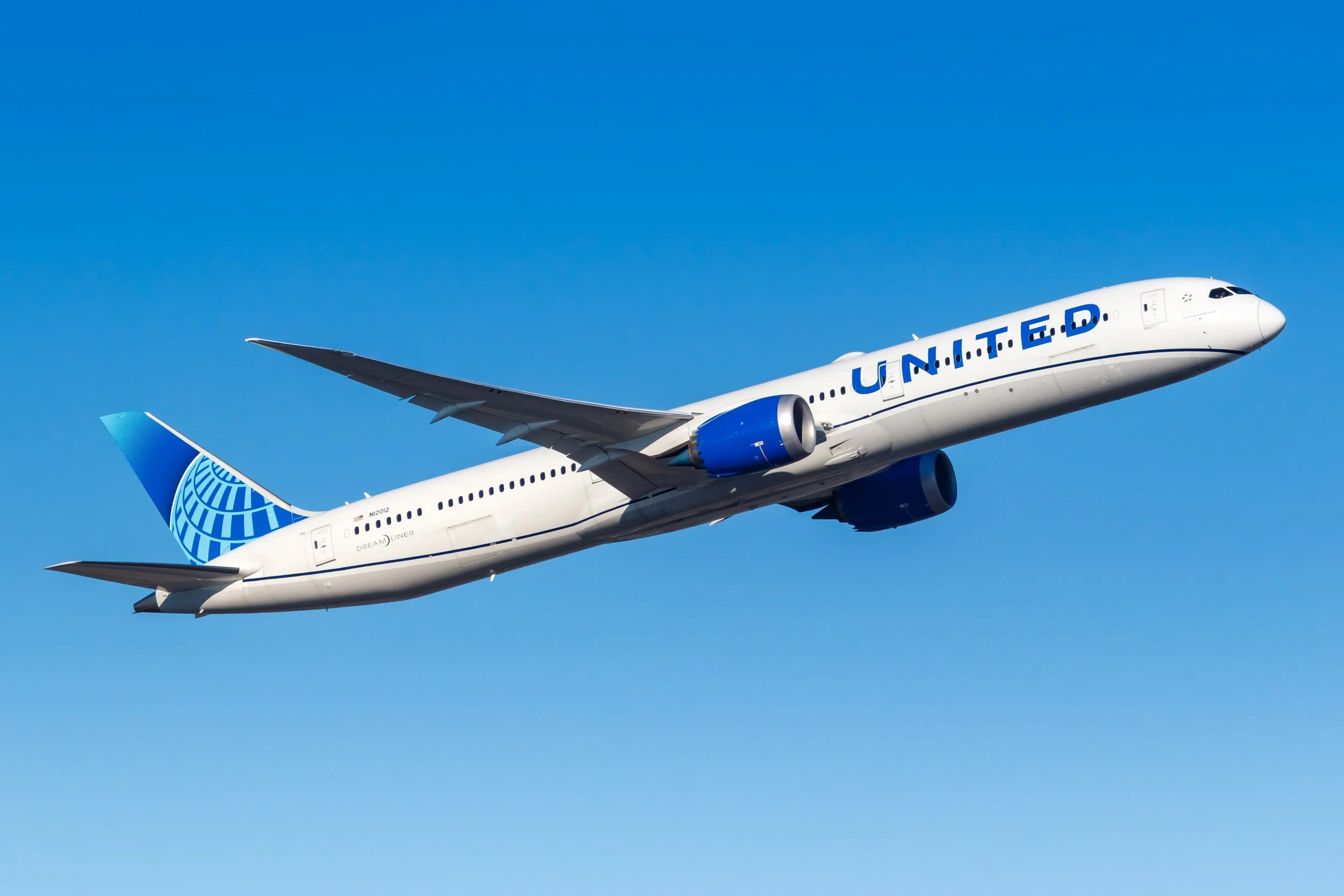 United 787 Dreamliner in Flight.jpeg