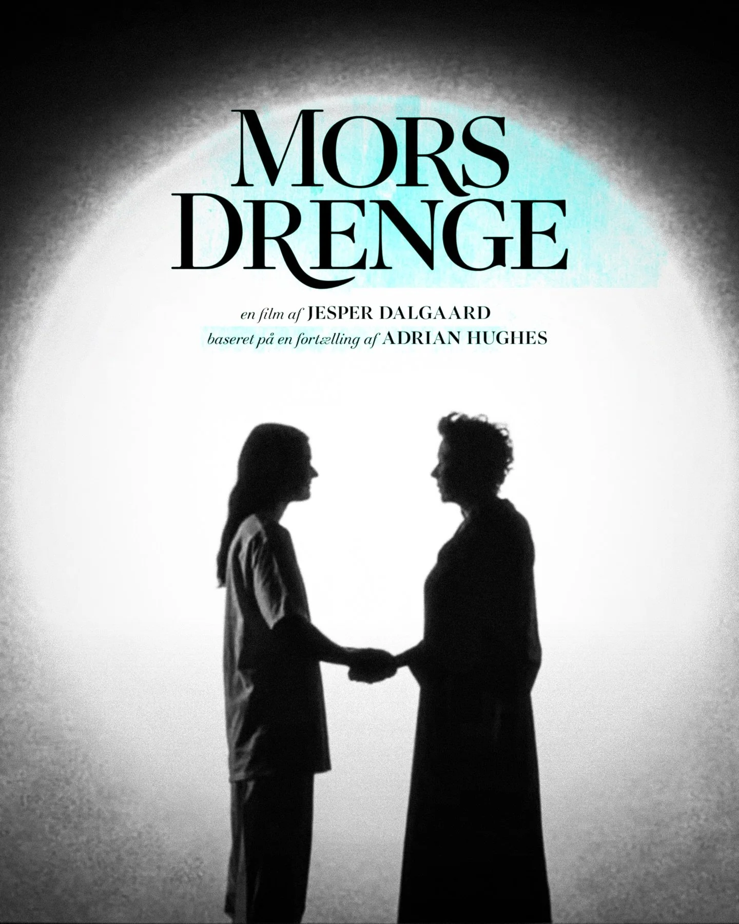 I efter&aring;ret 2024 havde jeg den store forn&oslash;jelse, at Helle Faber og @jesper_dalgaard inviterede mig med ind i studiem&oslash;rket for at genfort&aelig;lle @denadrianhughes &rsquo; familiehistorie. Det var en stor oplevelse at v&aelig;re i