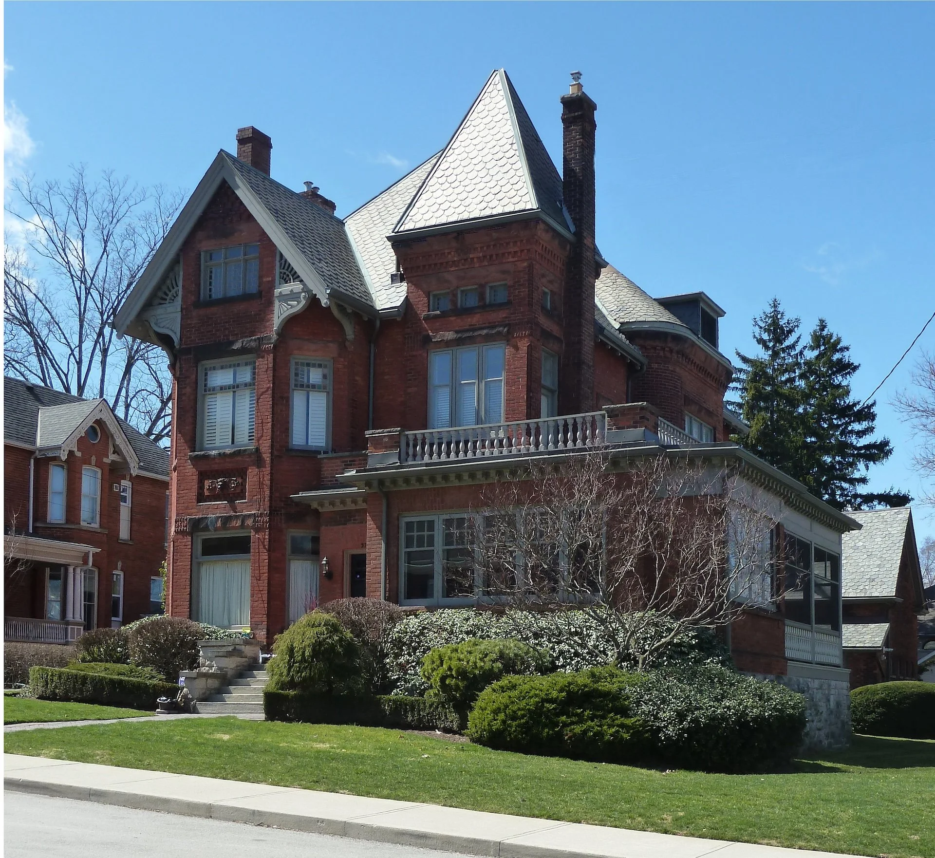 A Queen Anne house in Hamilton, Ontario. Photograph by Ian Ellingham.