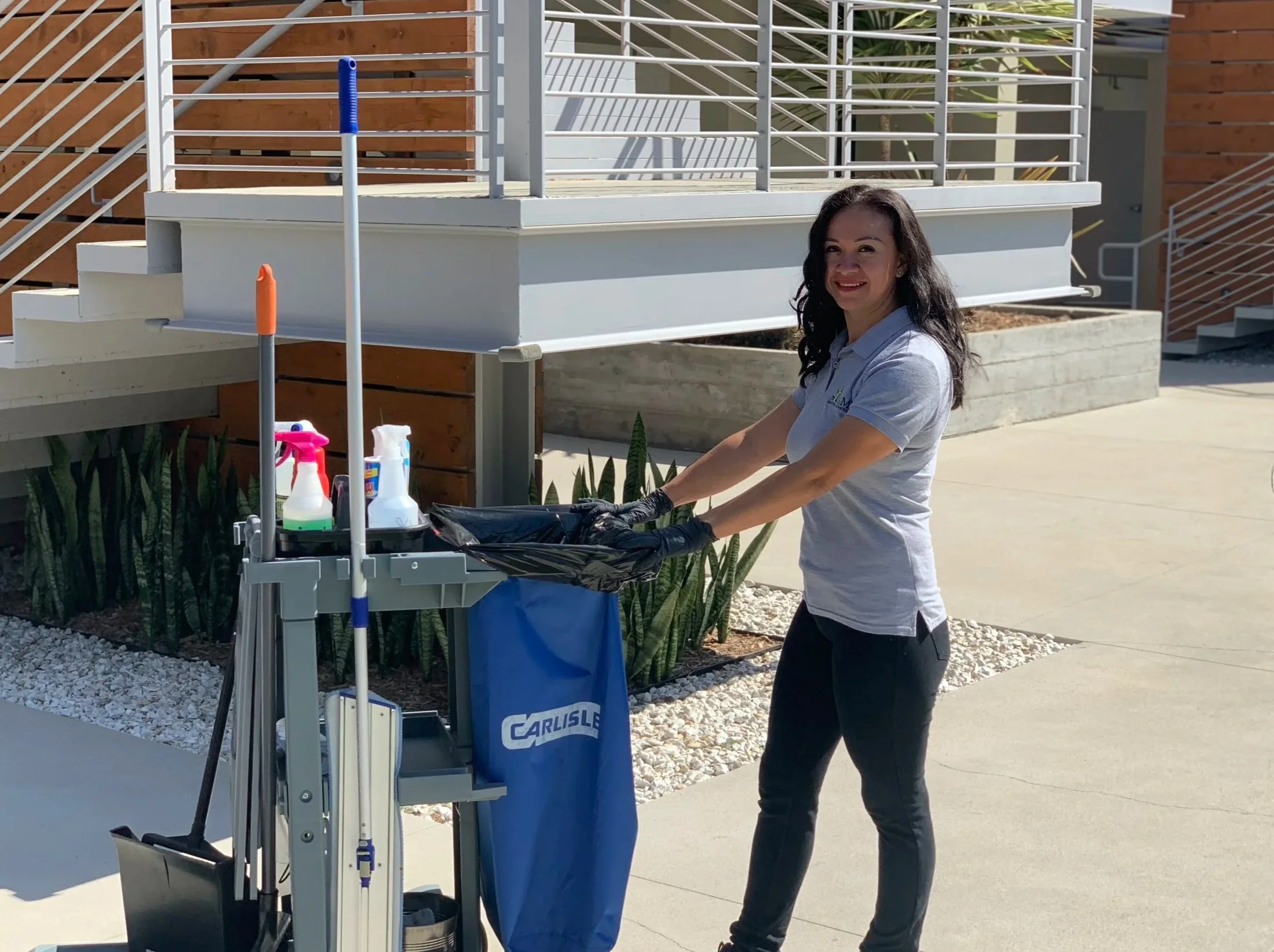 Why Hiring a Janitorial Service With EMPLOYEES (NOT Contractors) Matters