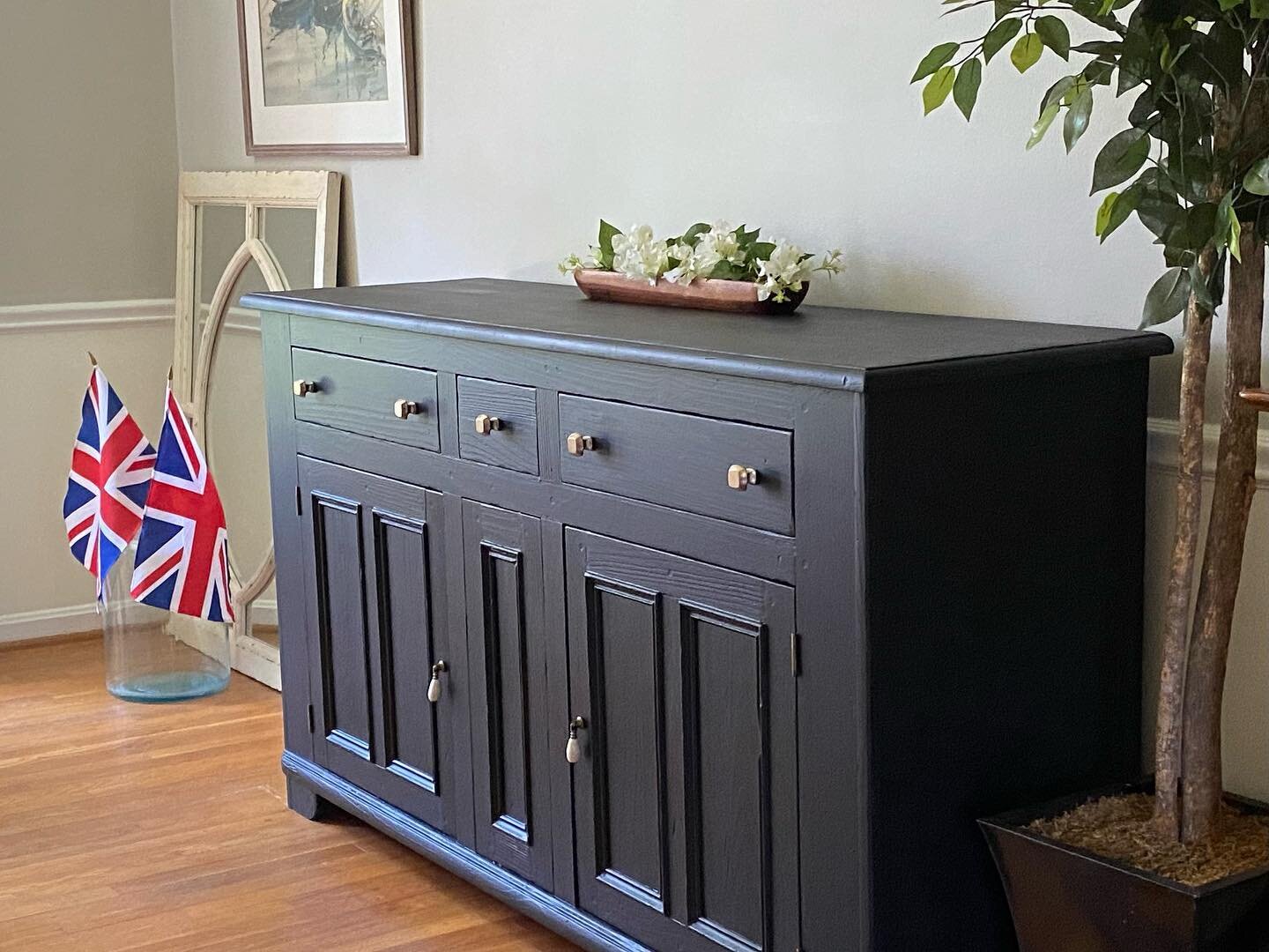 This used to be a bright orange pine buffet - look what paint can do! And a TON of wood filler! I started out using chalk mineral paint and even sealed it with wax but wasn&rsquo;t crazy about the finish. @dixiebellepaint Silk mineral paint in the co