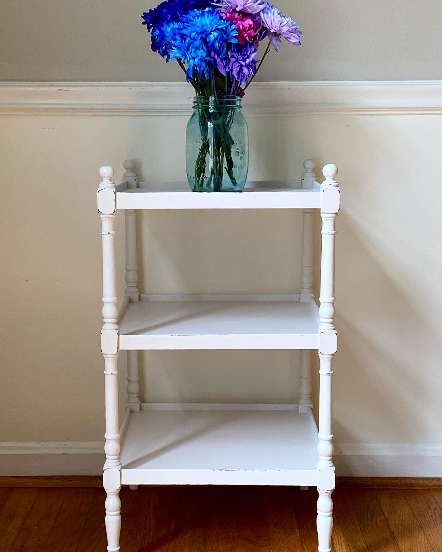 A sweet little table painted in @dixiebellepaint Fluff and very lightly distressed! #cottagecore #handpainted #vintage #paintedfurniture #design #farmhouse #furnituremakeover