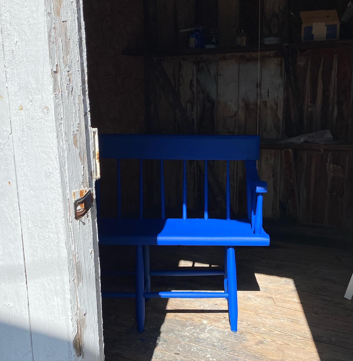 @dixiebellepaint Gorgeous Cobalt Blue! #paintedfurniture #cottagecore #thesecretarycottage #paintedbench #design #farmhouse