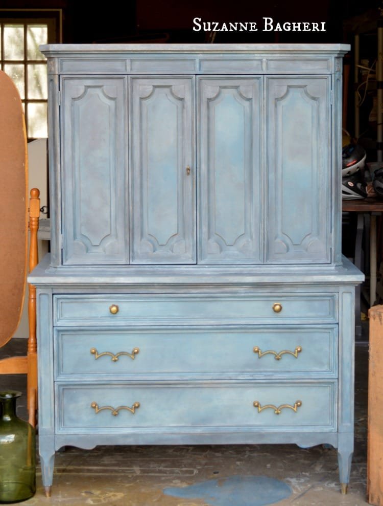 Painted-Armoire-in-Annie-Sloan-Chalk-Paint-Mix-by-Suzanne-Bagheri-min.jpeg