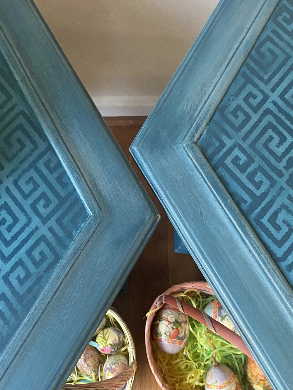 How to Blend Paints How to Stencil Furniture — Suzanne Bagheri The