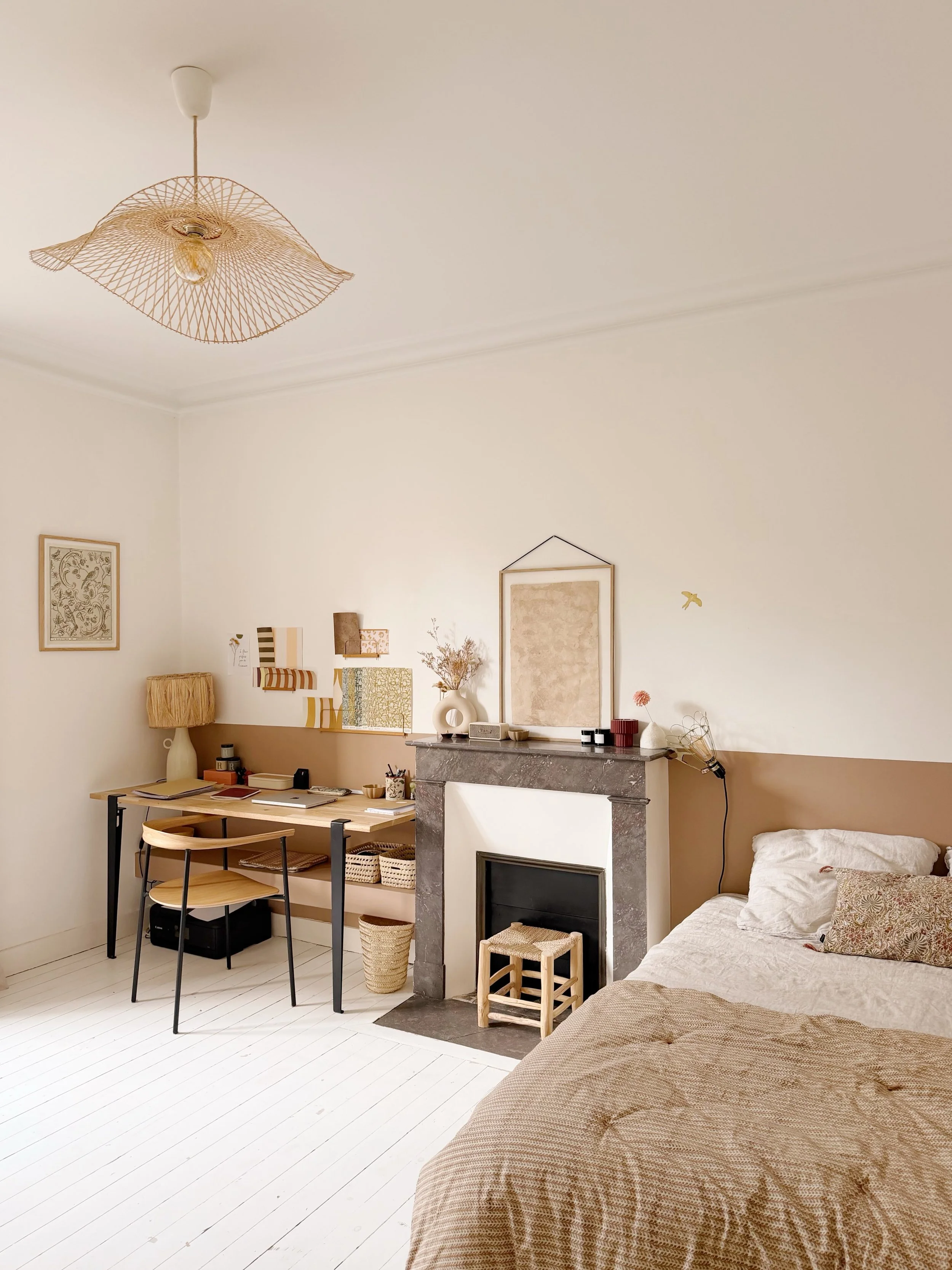 Mon nouveau refuge pour travailler sur vos projets ✨

Et &ccedil;a change tout.

Je me suis install&eacute;e dans la chambre de ma fille, partie &eacute;tudier &agrave; Paris, et je profite d&eacute;sormais d&rsquo;un espace d&eacute;di&eacute; &agra