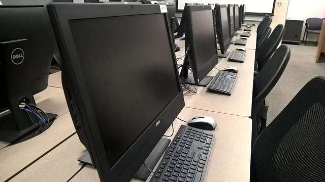 Computer labs are a great option, but not always available to everyone. Photo courtesy of pixabay.com