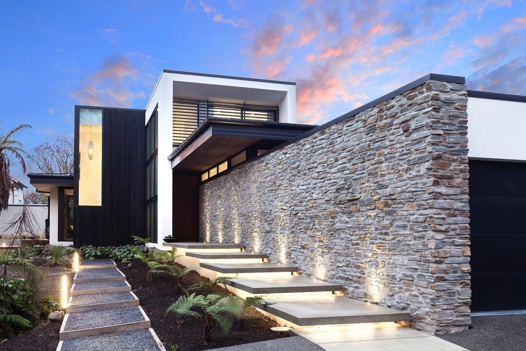 We are excited to show you some photos of our 2020 Gold Award winning entry into the Master Builders House of the Year.  This build had a fabulous design team behind it and some exceptionally hard work on site by all involved to produce a stunning fa