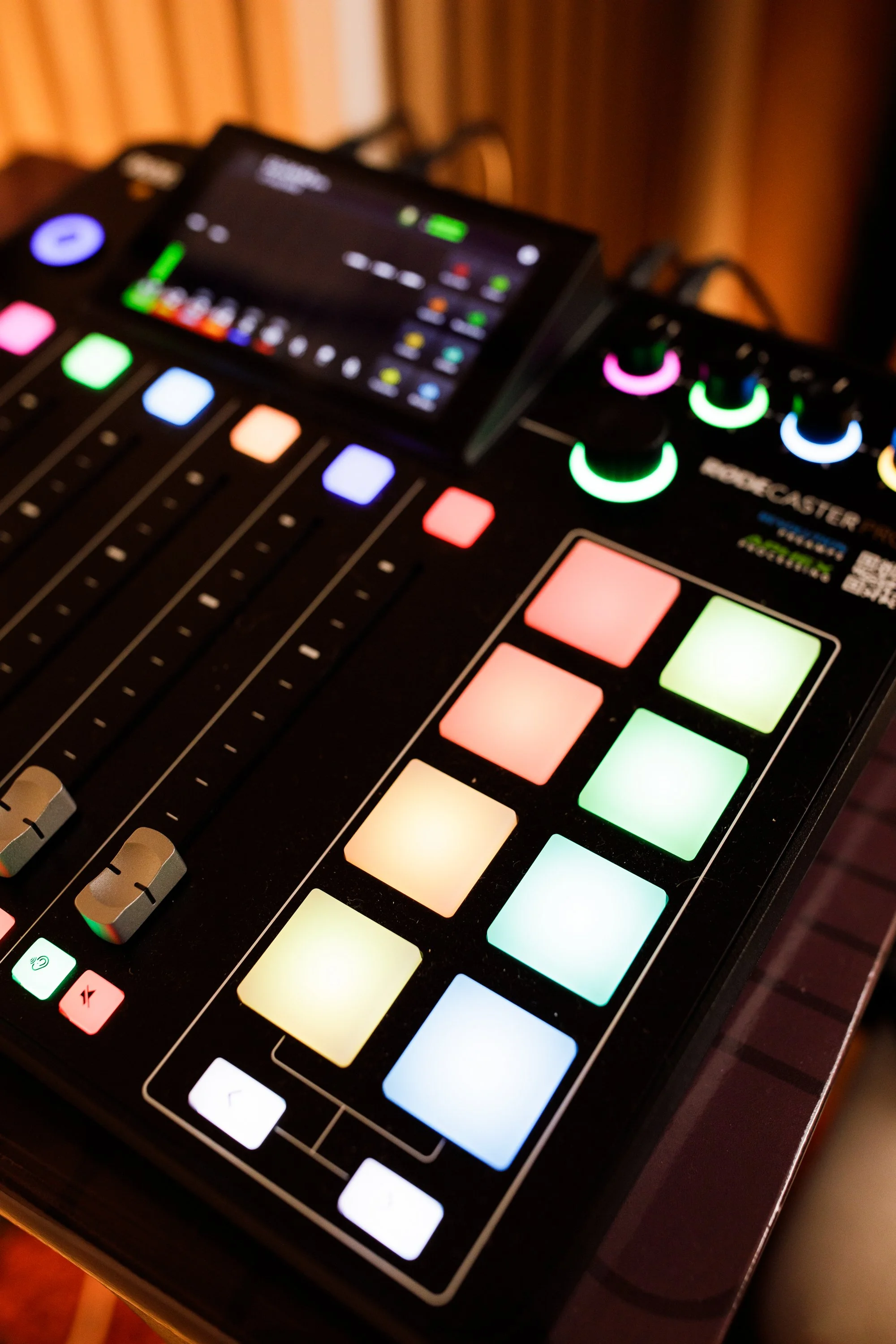 Rodecaster podcasting mixer, audiobook studio