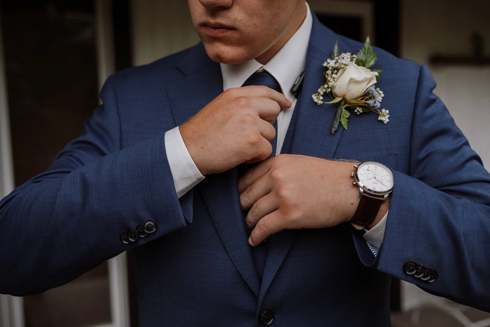 groom- tie- getting ready