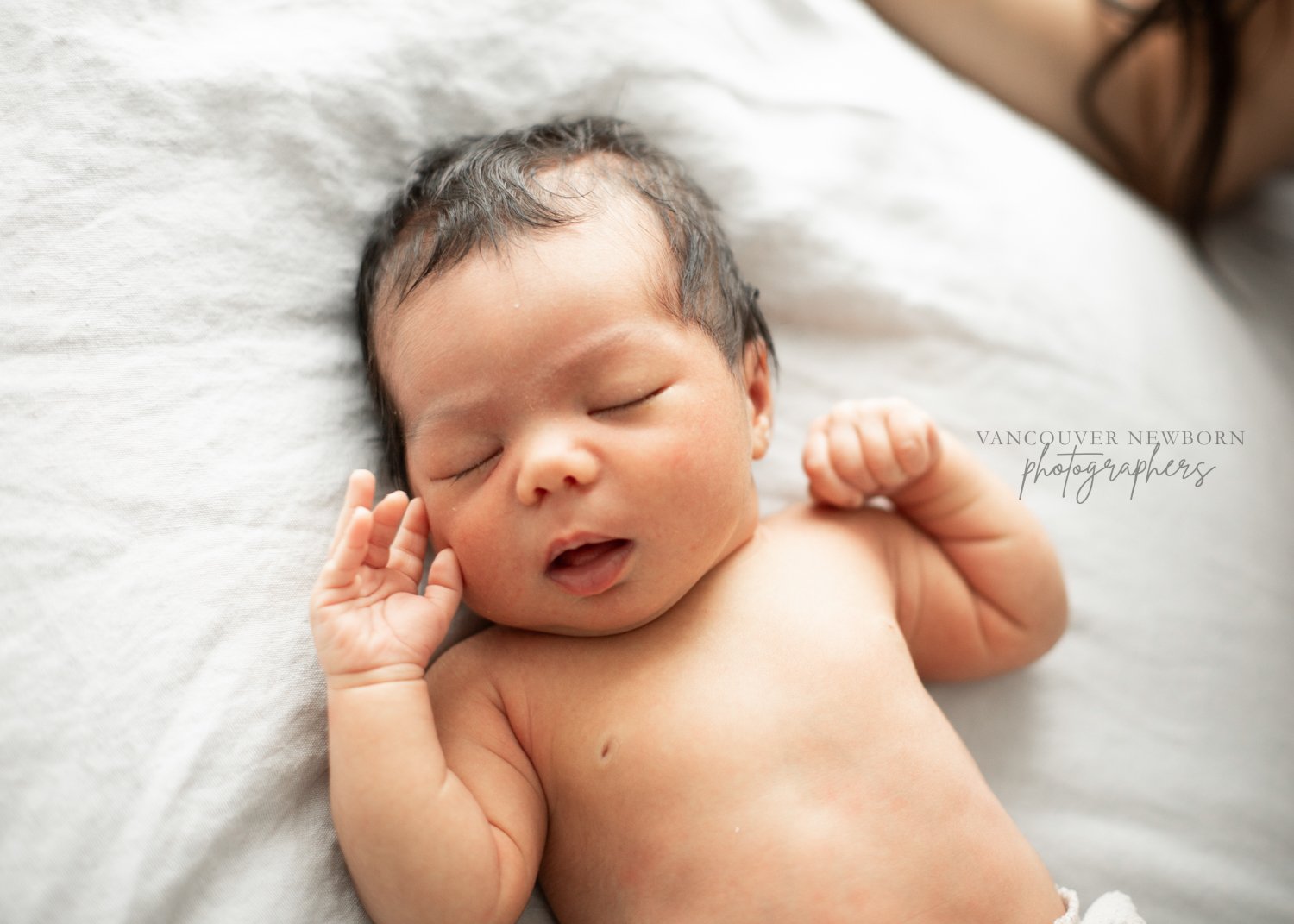 Lifestyle Newborn Photo Shoot-40.jpg