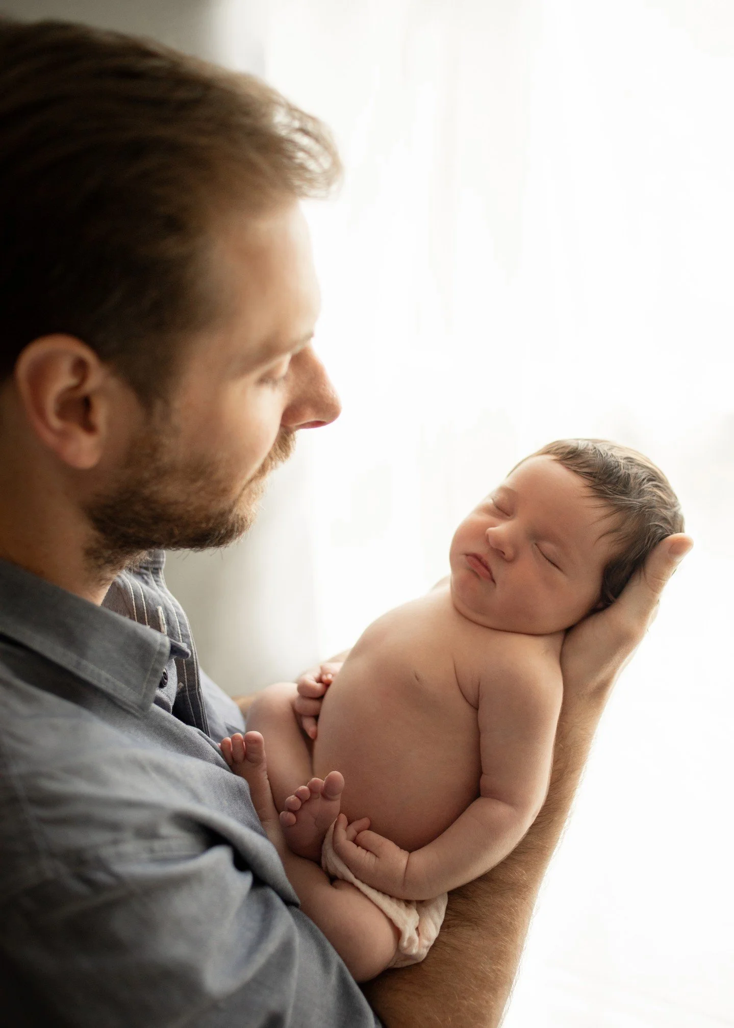 Bonding with Dad 💙
-
#newbornandfather #newbaby #vancouverdad #vanxouvernewbornphotography #lifestylenewbornsession