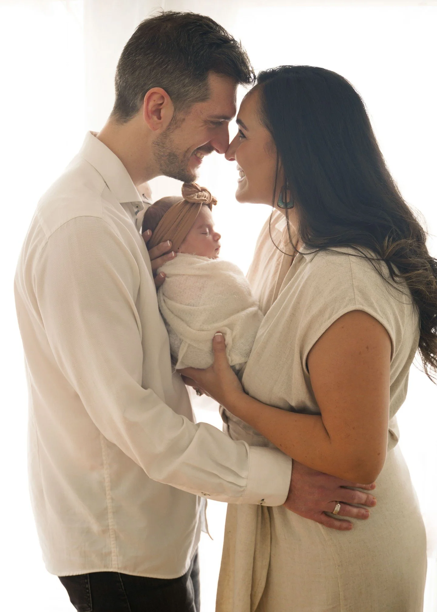 Letting that love shine through!

-
#vancouvernewbornphotographer #naturalnewbornphotography #newbornandfamily #simplebabyphotos #teamofphotographers #lifestylenewborn