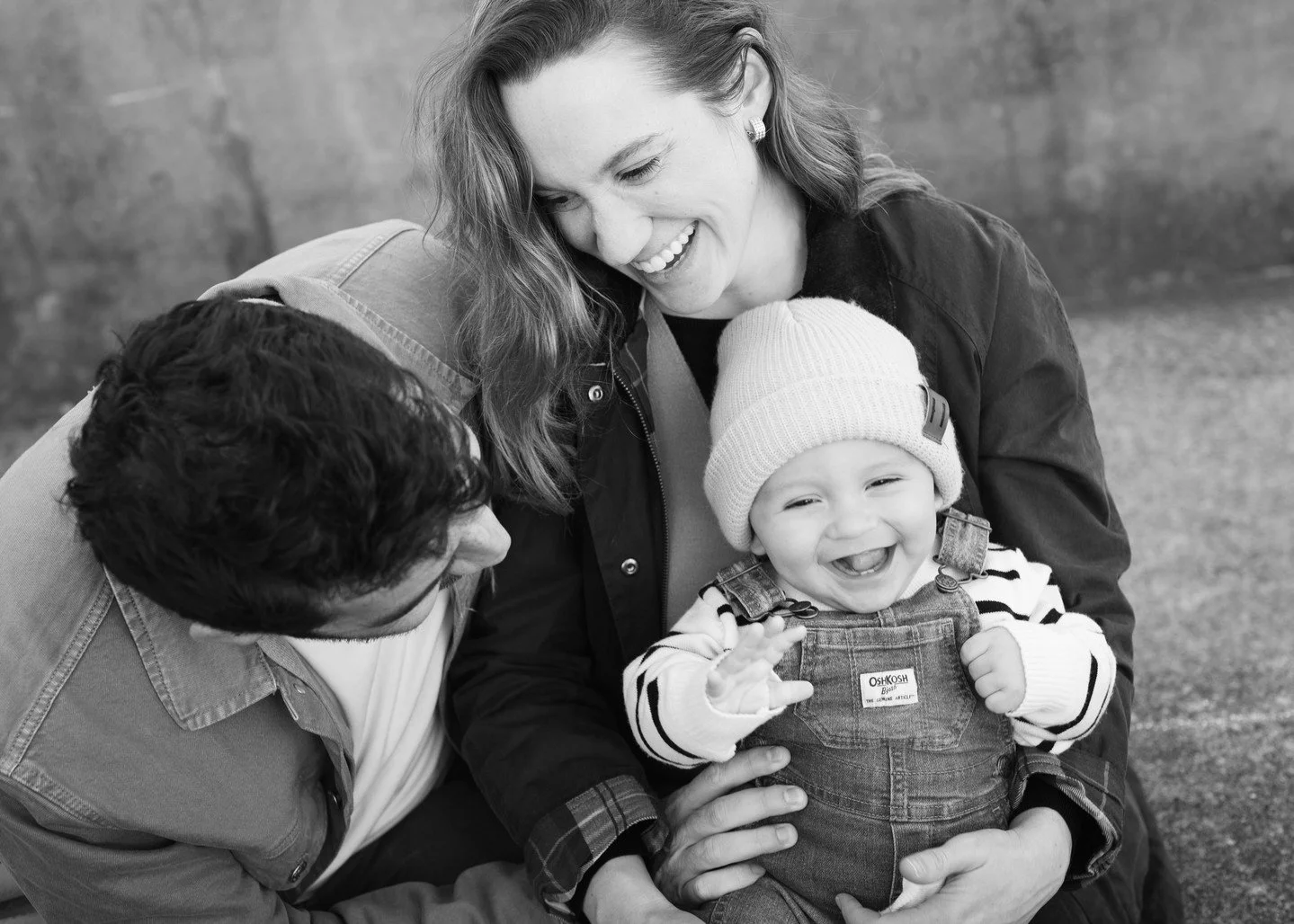Six months of love, laughter, and growing together!

-
#vancouverbabyphotographer #milestonebabysession #vancouverfamilyphotography #outdoorfamilysession #annualfamilyphotos #smilingfamily