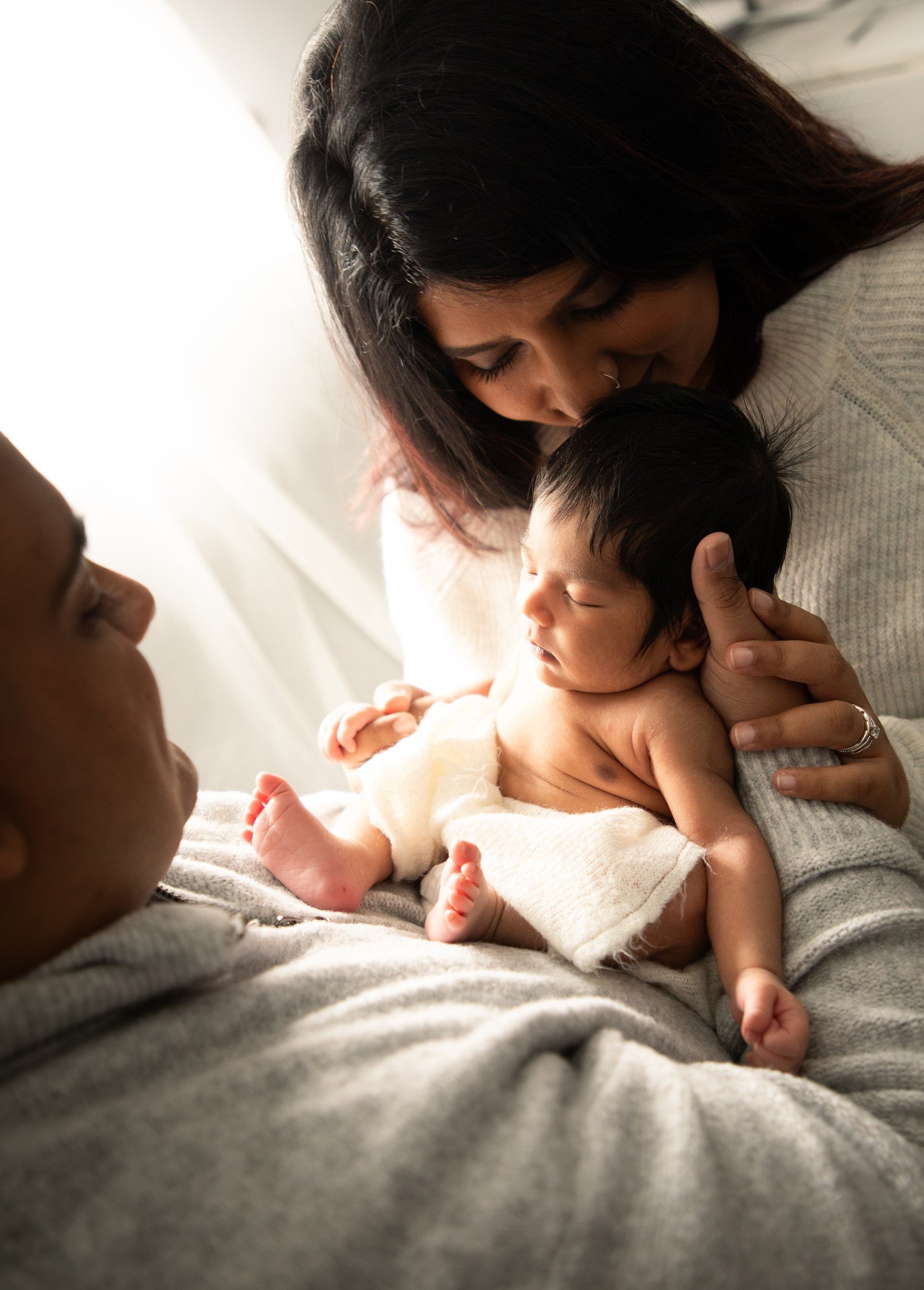 Awe-struck from the very first moment 🤍

-
#simplenewbornphotos #vancouvernewbornphotographer #surreynewbornphotographer #richmondnewbornphotographer