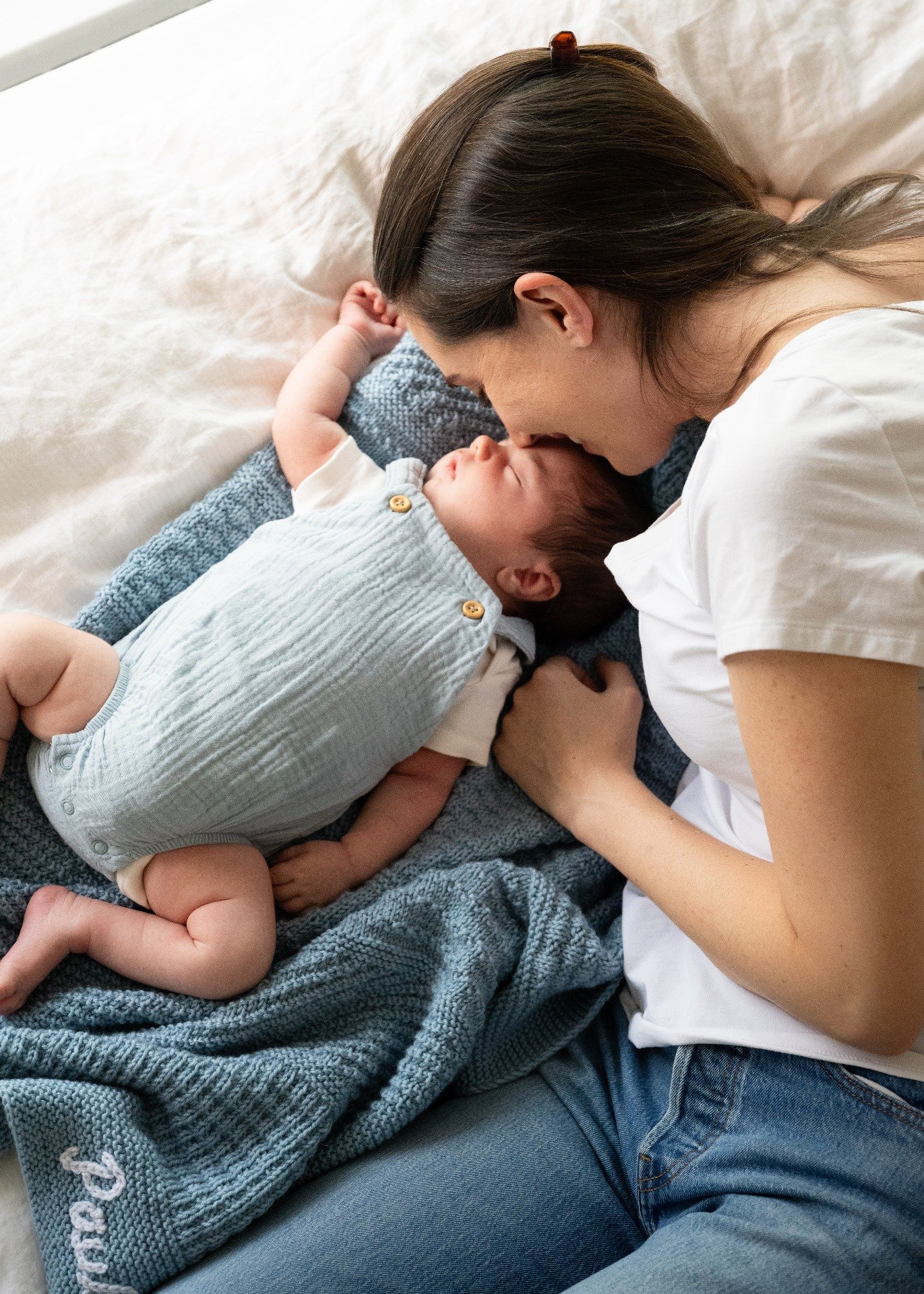 Simple moments, forever memories ✨

-
#newbornromper #candidnewbornphotography #naturalnewbornphotos #coquitlamnewbornphotographer #tricitynewbornphotographer