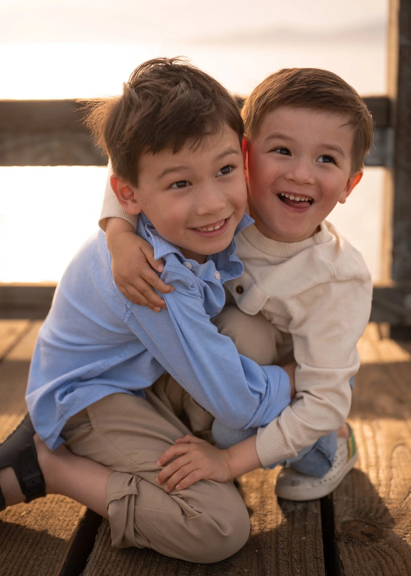 Partners in crime and in smiles 😎✨

-
#vancouverchildrensphotographer #vancouverfamilyphotographer #brothers #siblings #outdoorfamilysession