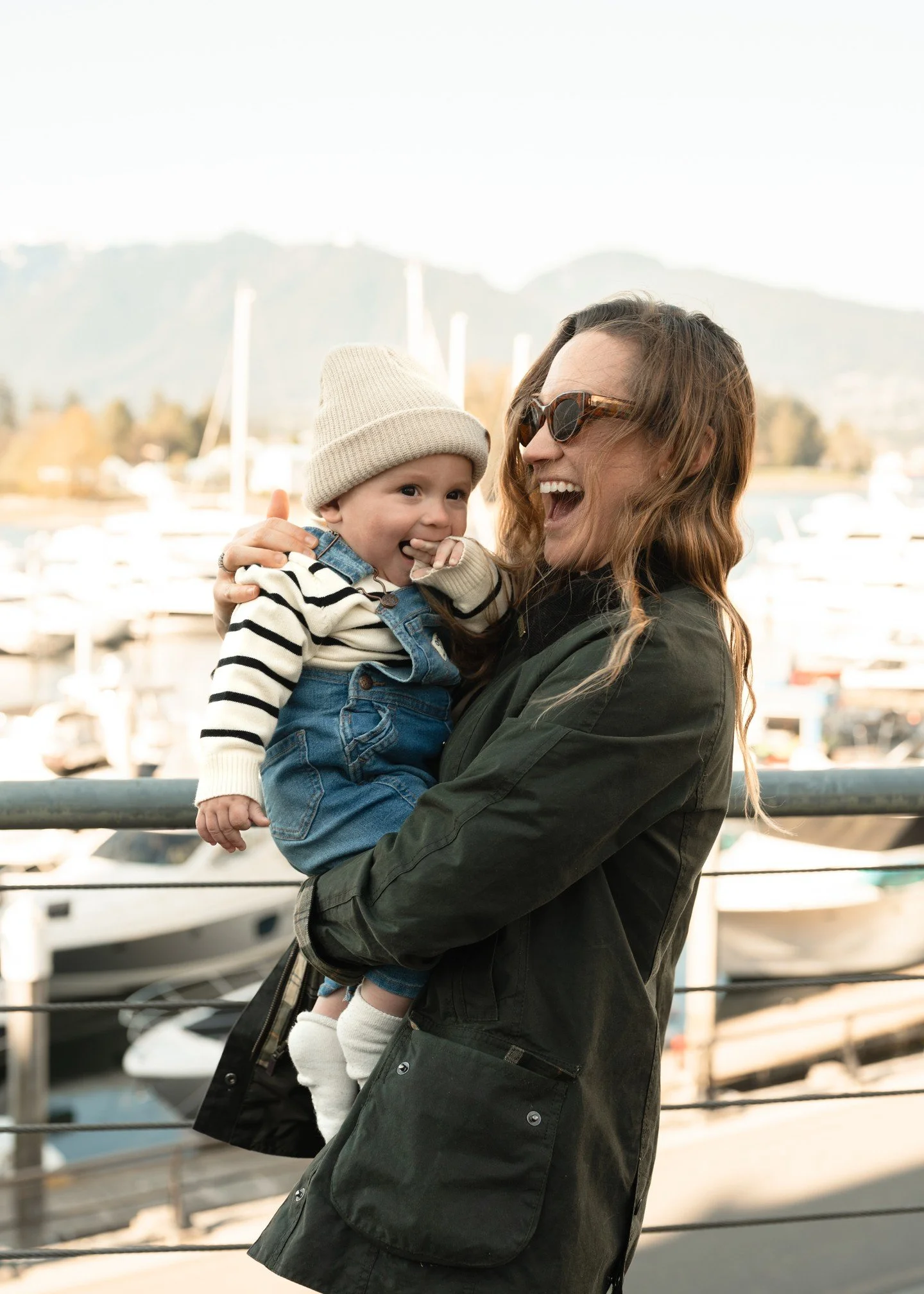 Sunshine, smiles, and 6 months of magic ☀️💛

-
#6monthold #milestonebaby #coalharbour #outdoorfamilysession #vancouverbabyphotographer