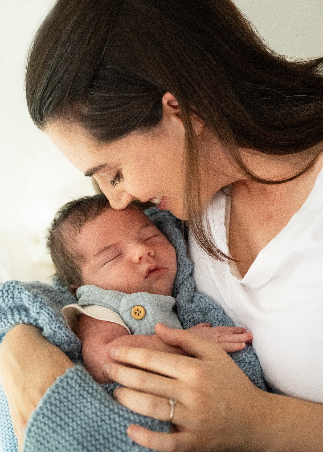 Capturing the simple and genuine moments with your newborn - just you, them, and the little everyday wonders you share ✨

-
#vancouvernewbornsession #vancouvernewbornphotography #naturalnewbornphotos #northvancouvernewbornphotography #burnabynewbornp