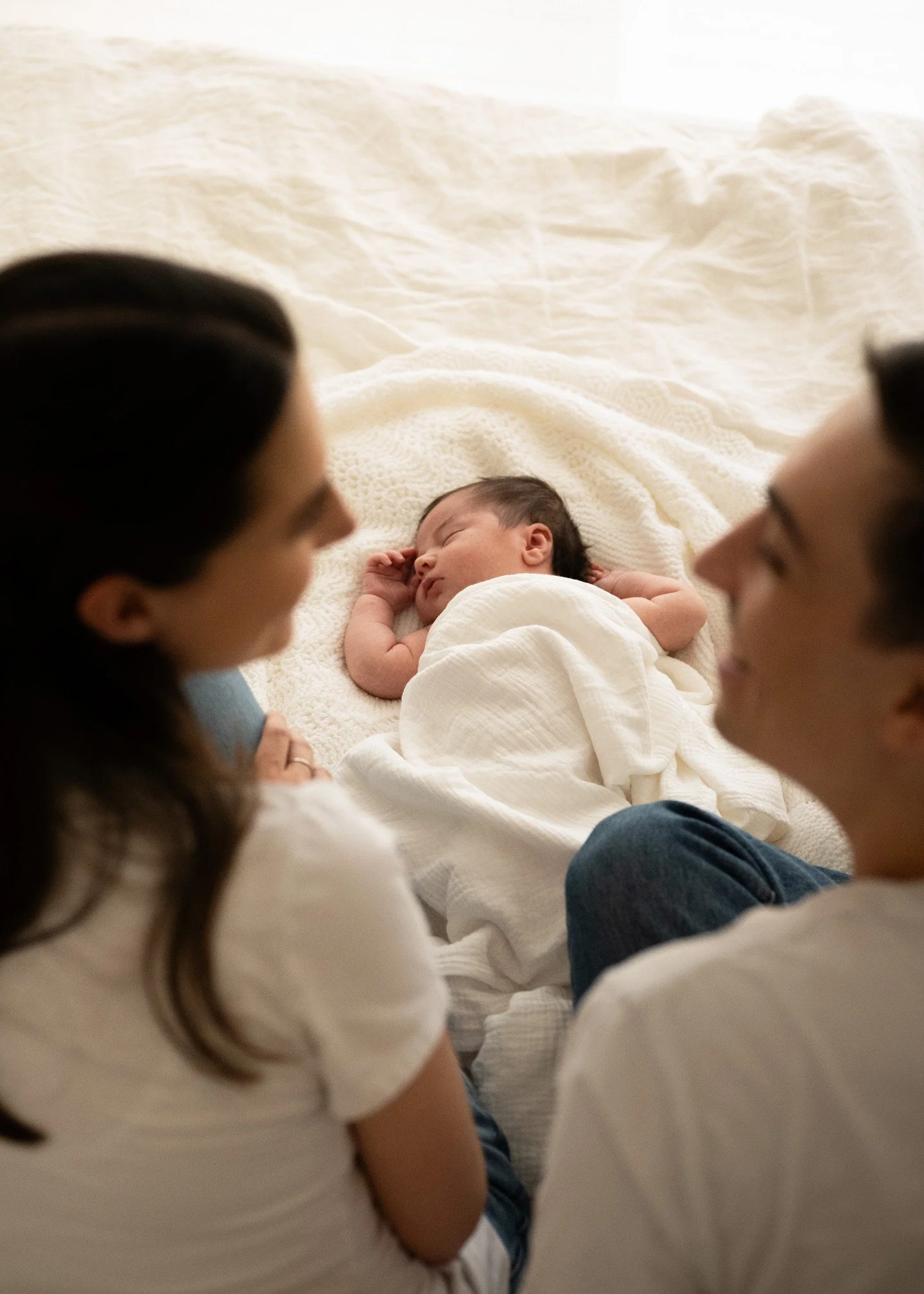 Realizing you made this tiny human - pure magic✨

-
#vancouvernewbornphotography #northvancouvernewbornphotography #tricitiesnewbornphotography #richmondnewbornphotography #simplenewborn #naturalnewborn #inhomenewbornsession