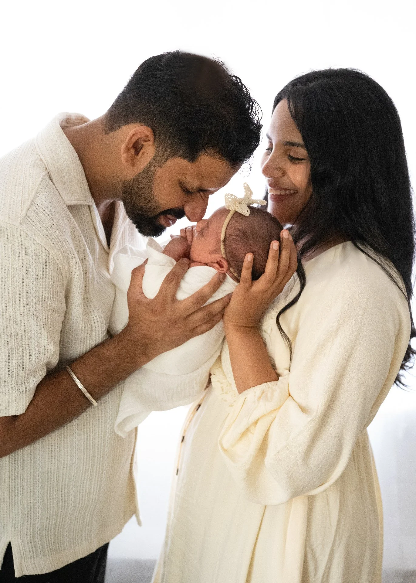 What can we say, we love neutrals! If you are looking for clean, minimalist, simple, and timeless photos - neutral are the way to go. Don't over think it!

-
#newbornsessionstyle #newbornphotoshoot #surreynewbornphotography #richmondnewbornphotograph