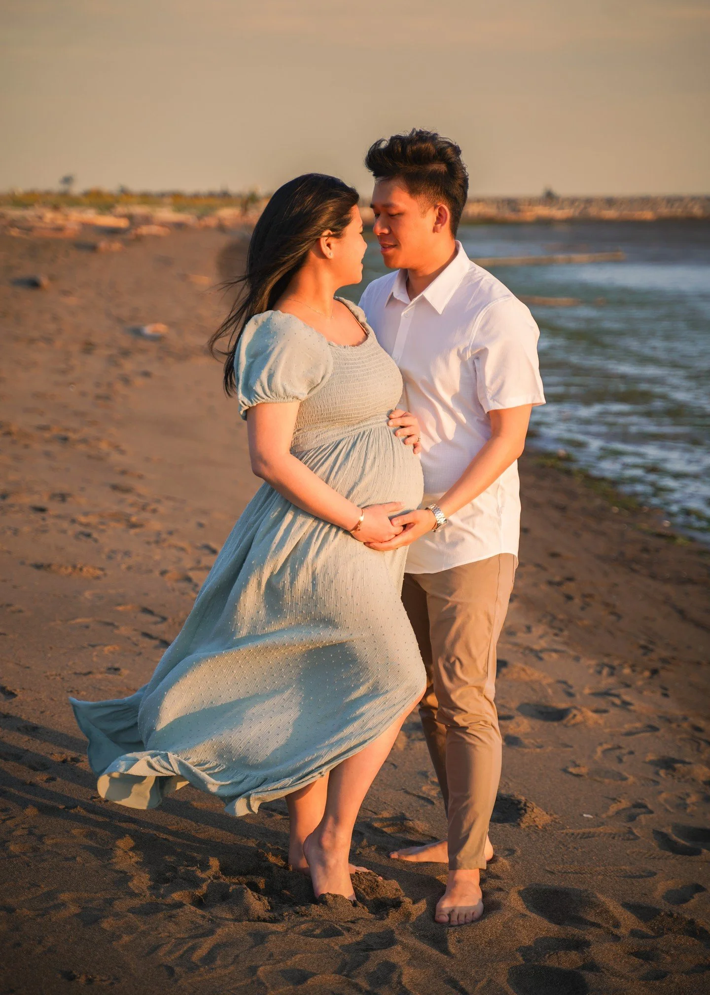 Carried by the waves, growing with love 🌊🤍

-
#BeachMaternity #GoldenHourMagic #BabyOnTheWay #LoveInMotion #ExpectingLove #ParentsToBe #BumpLove #SeasideMoments #PregnancyGlow #OceanVibes #kitsilanomaternitysession