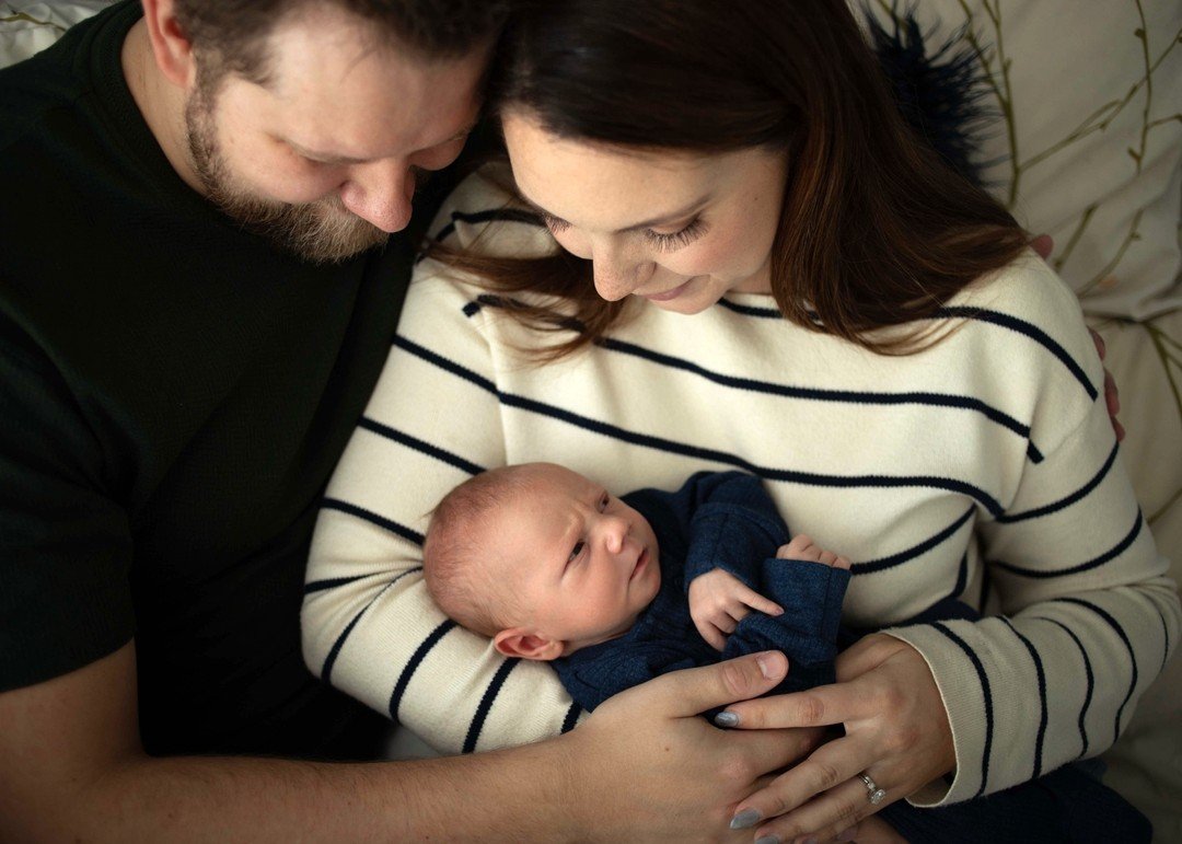 A tiny frown, a lifetime of love, and two parents who already think you're absolutely perfect.

- 
#parentlove #vancouvernewborn #vancouvernewbornphotography #simplebabyphotos #teamofphotographers #northvancouvernewbornphotographer