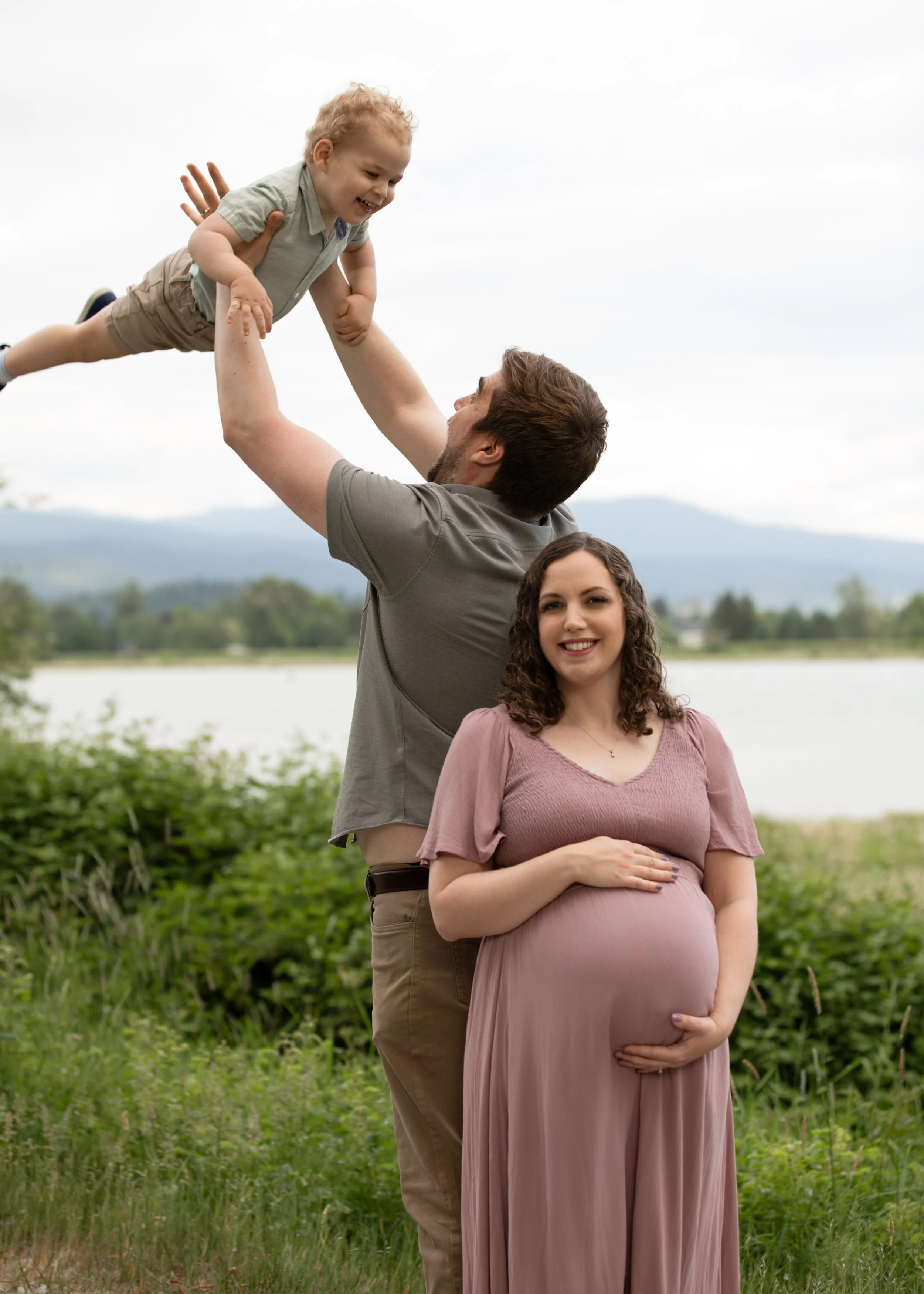 Outdoor Maternity Session Coquitlam