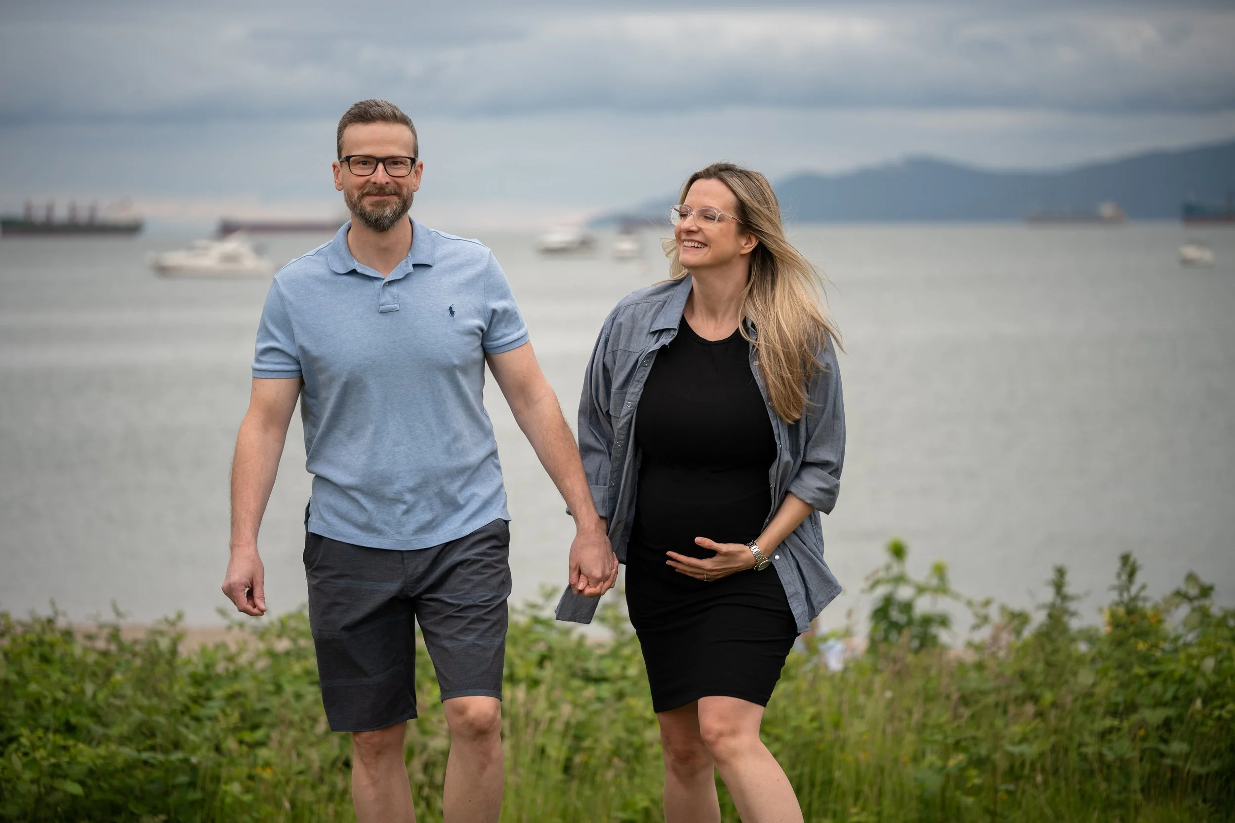 Outdoor Maternity Photographer Vancouver